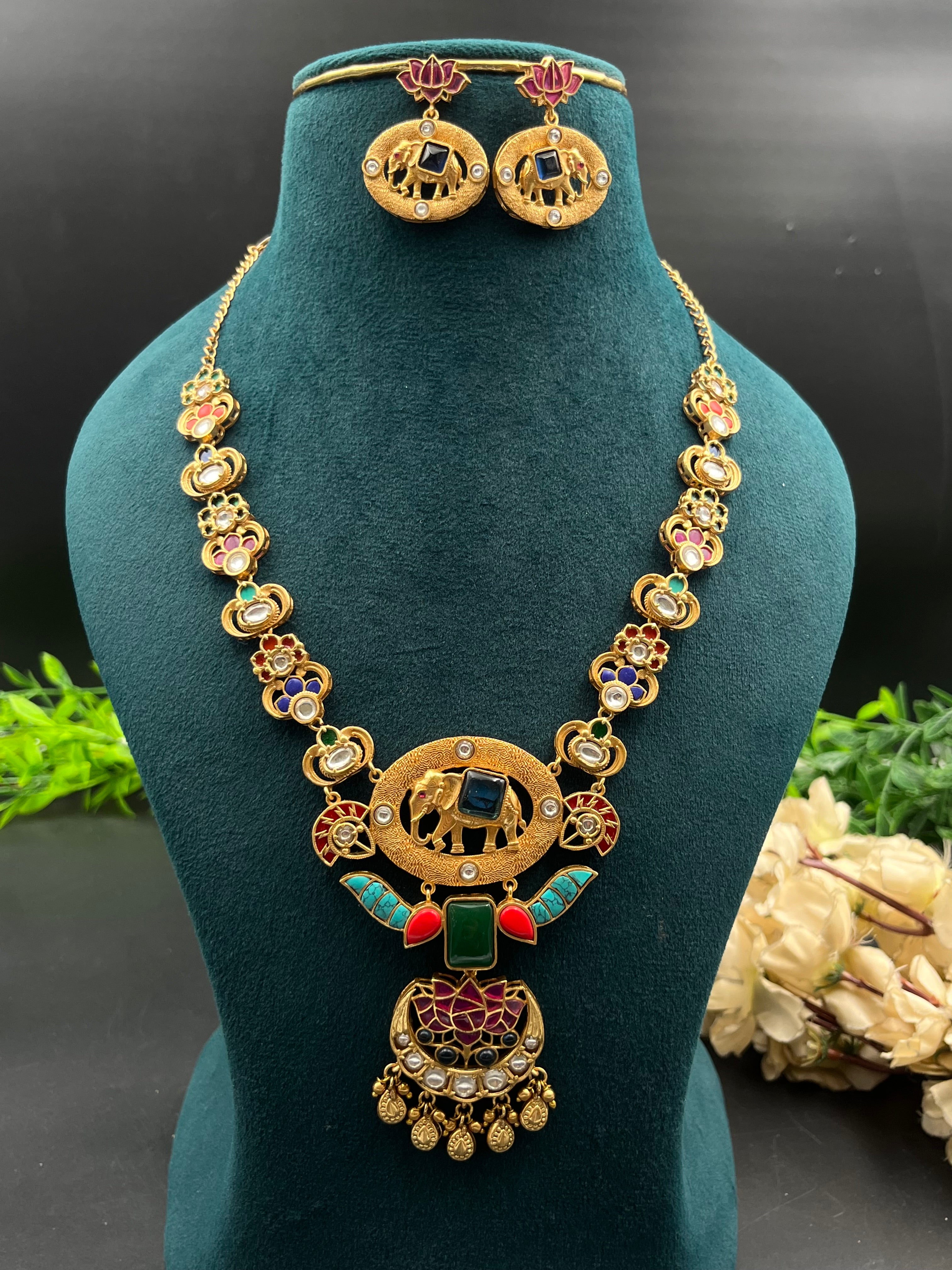 ROSHANI NECKLACE
