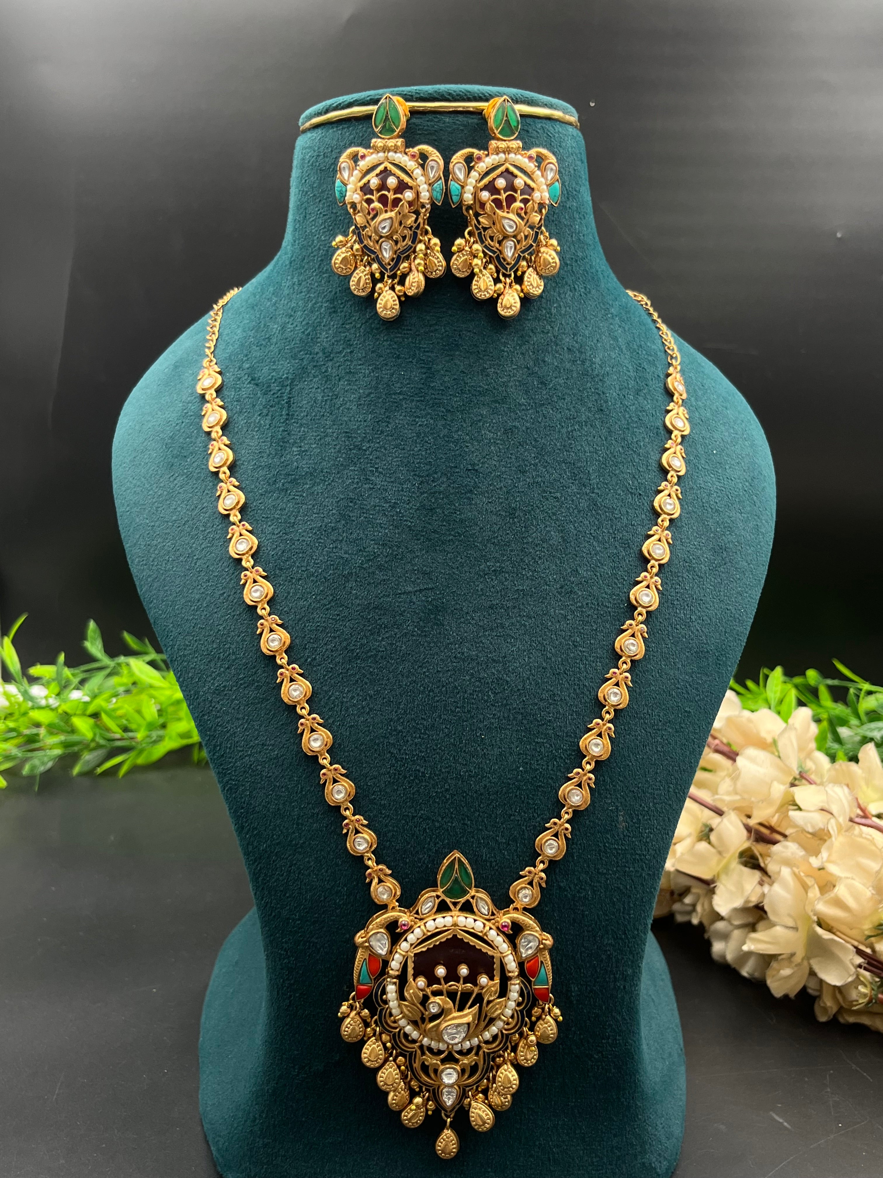 ZOYA NECKLACE