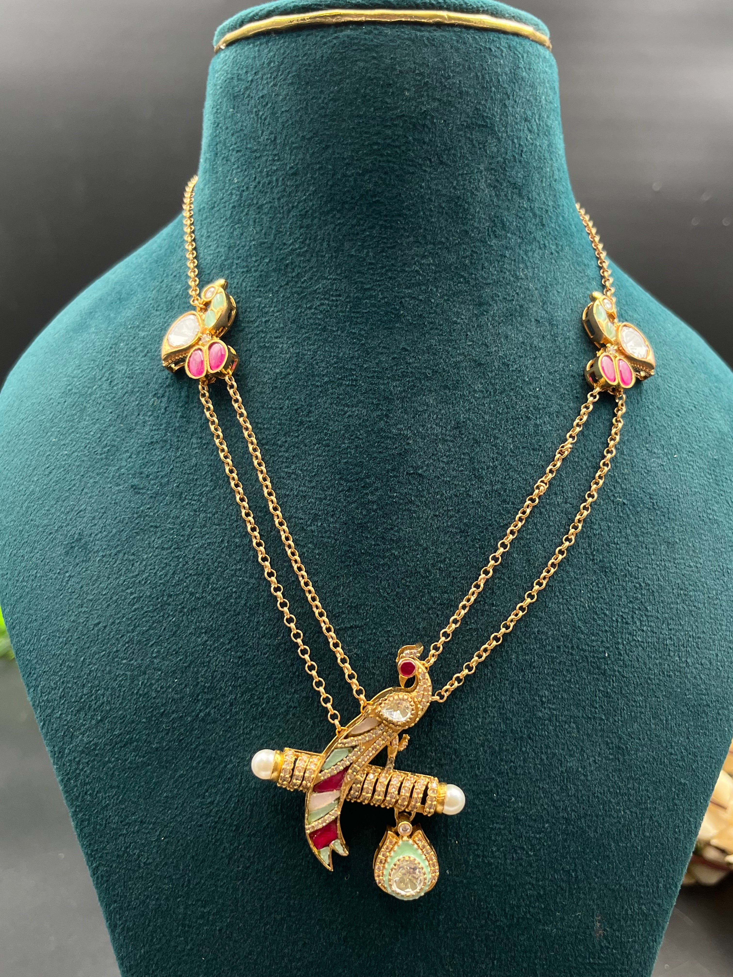 SIYAA NECKLACE