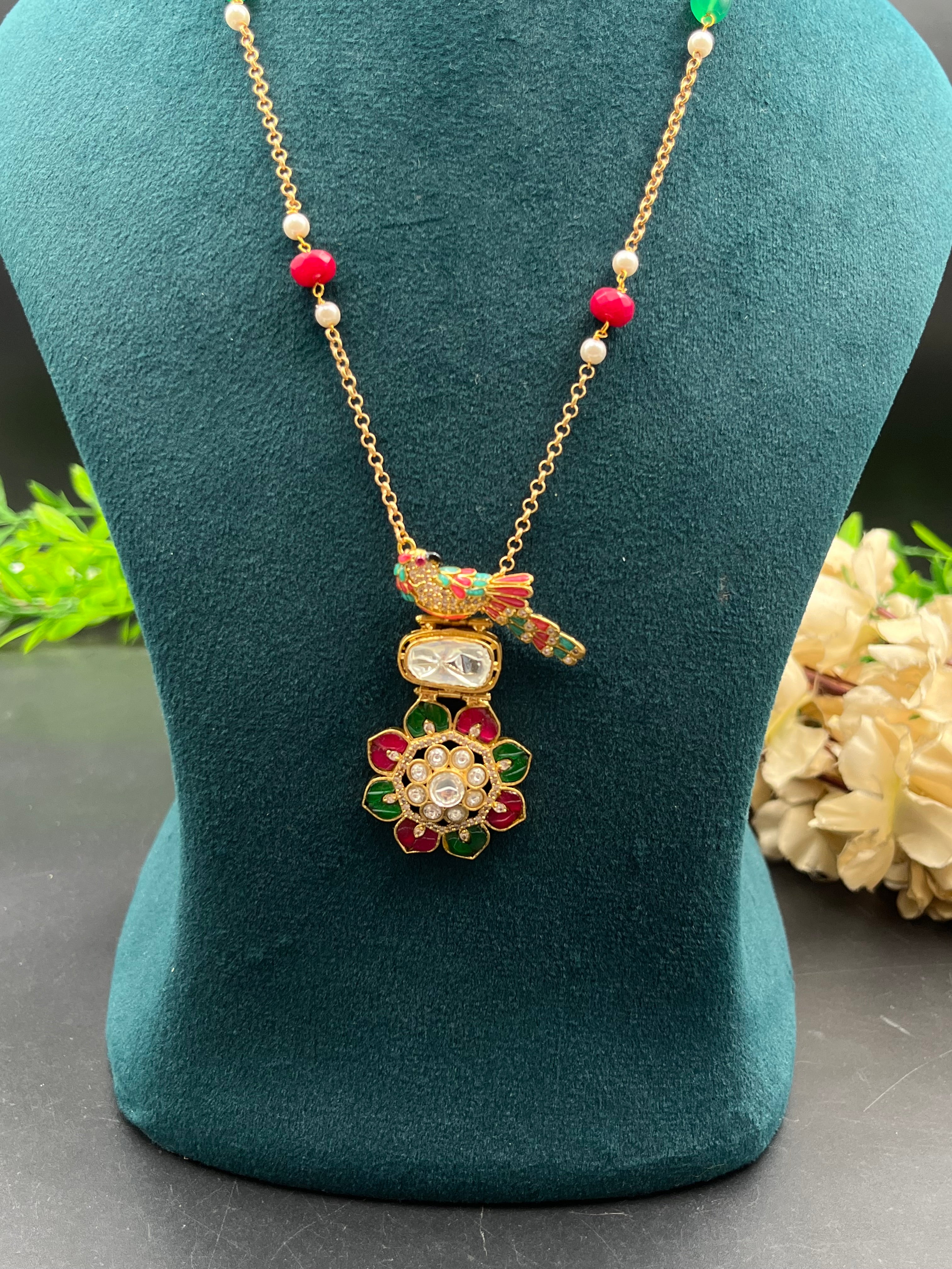 LAVNYA NECKLACE
