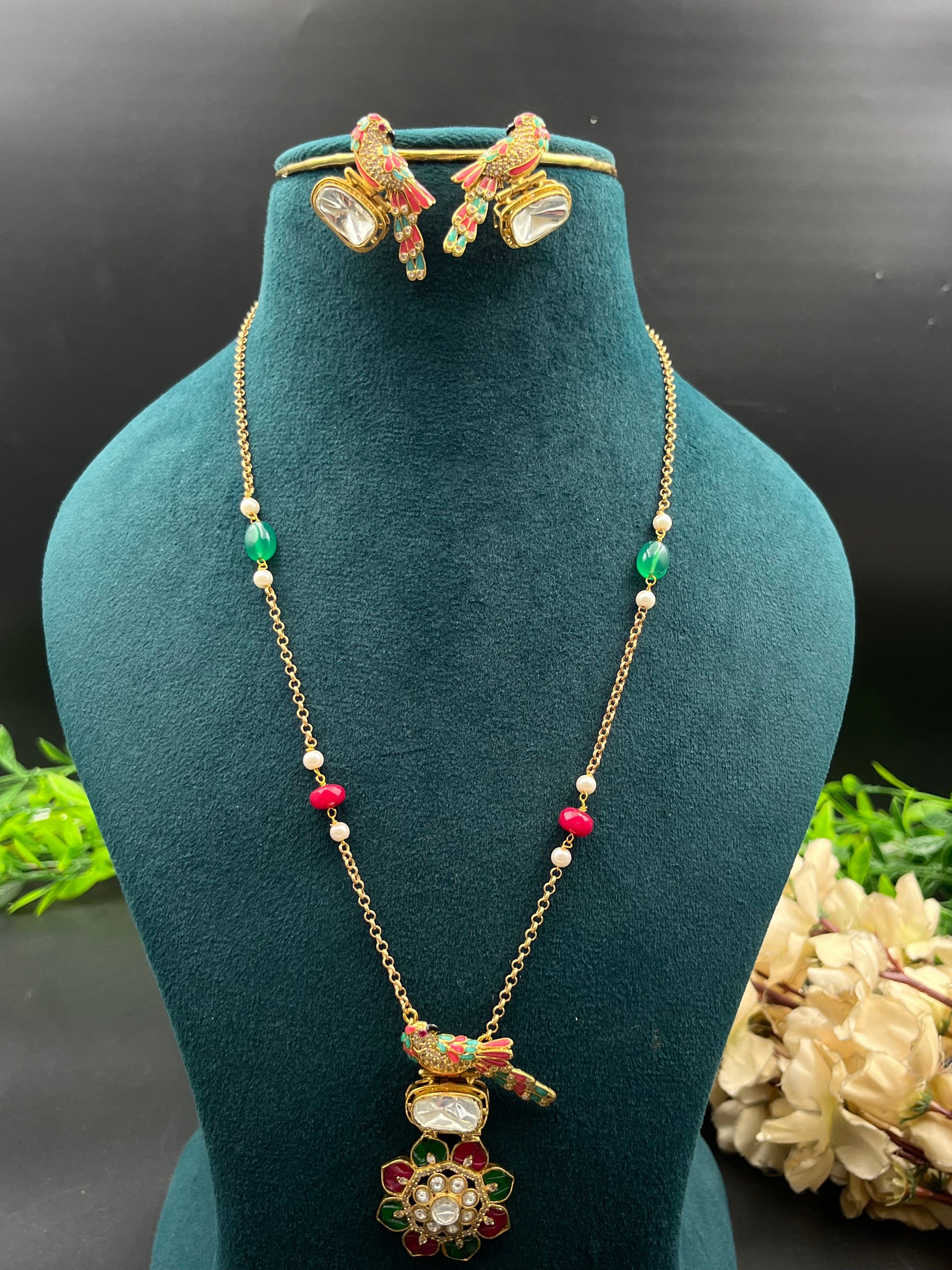 LAVNYA NECKLACE