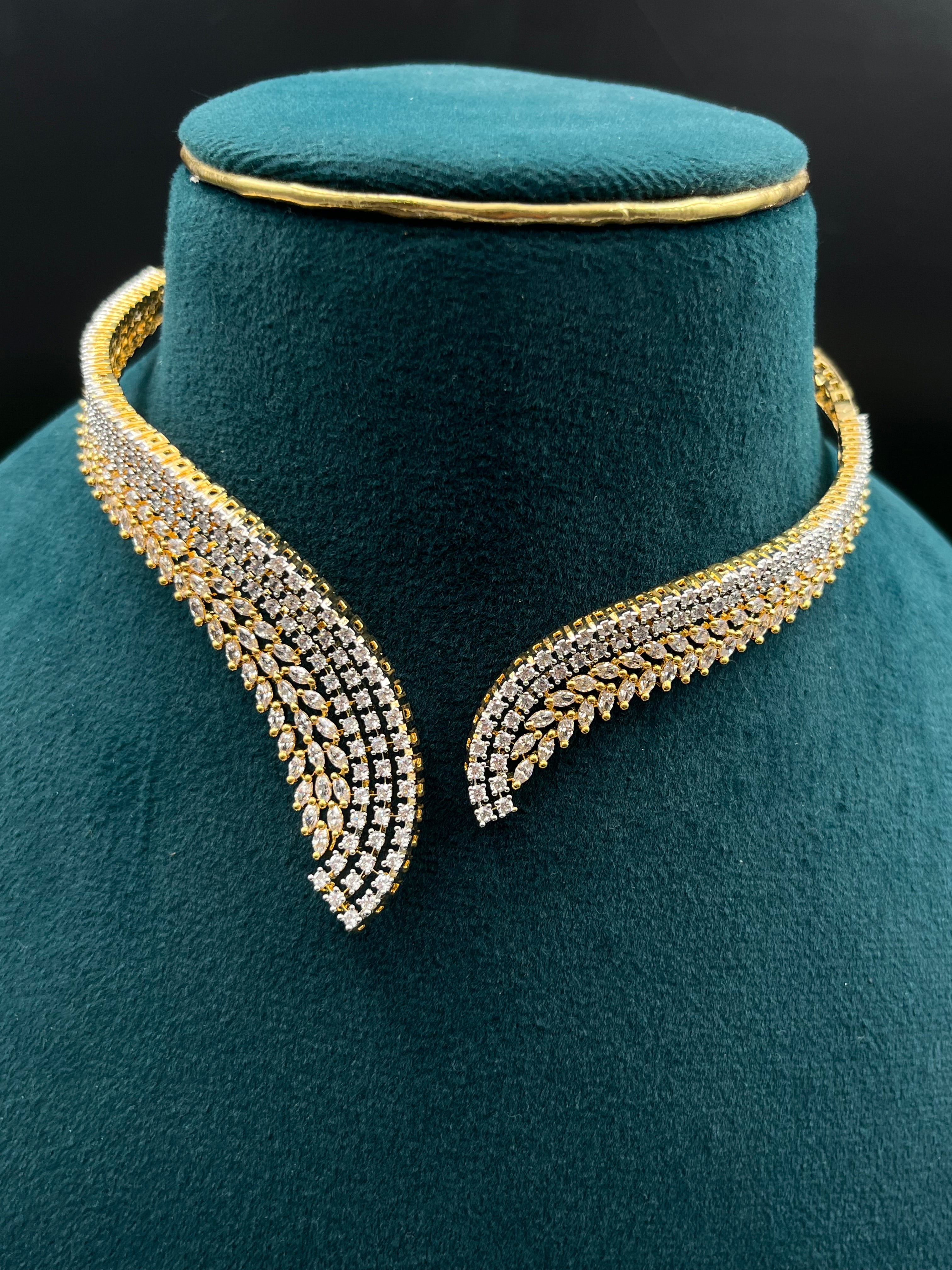 SEMU NECKLACE
