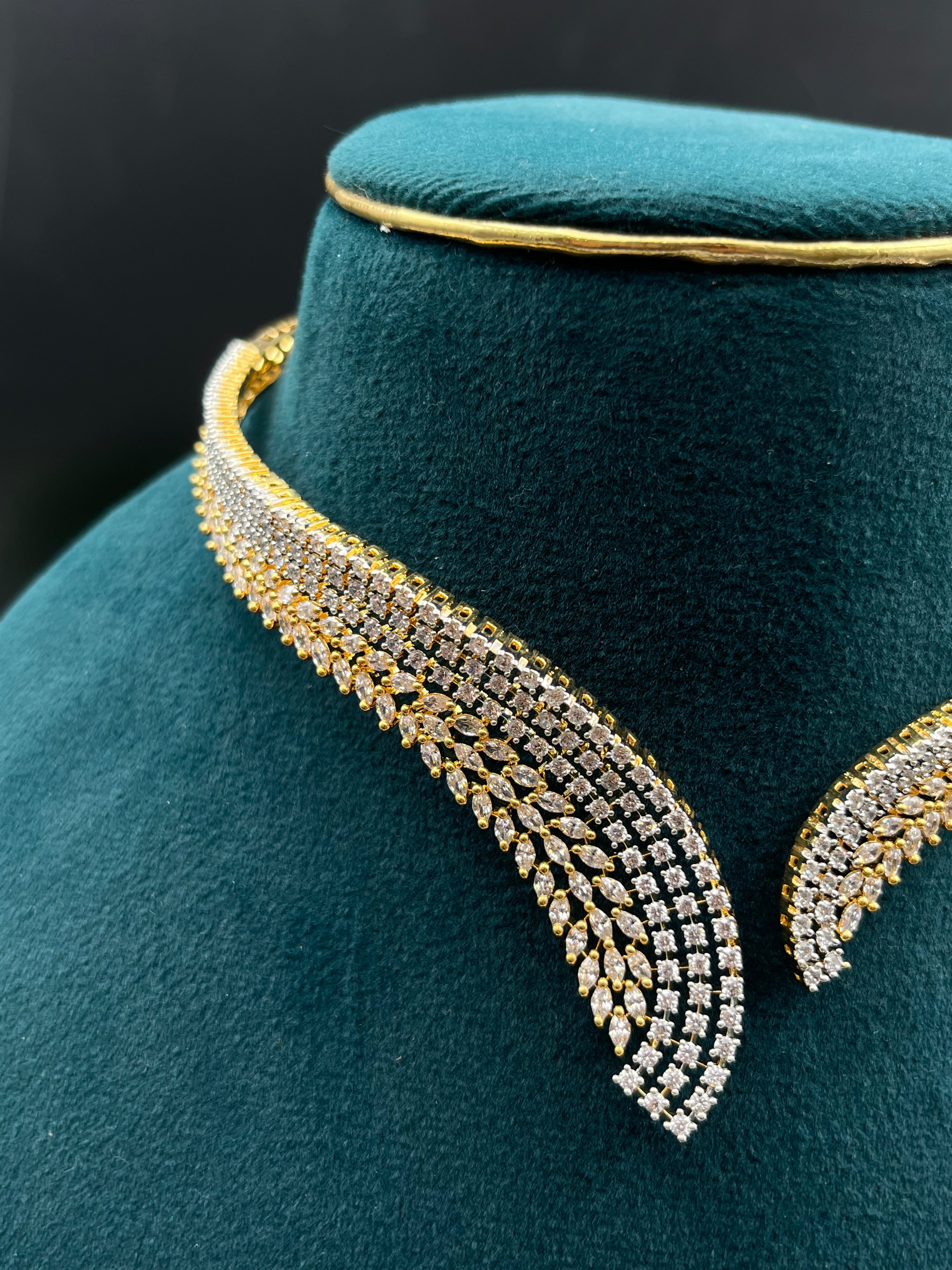 SEMU NECKLACE