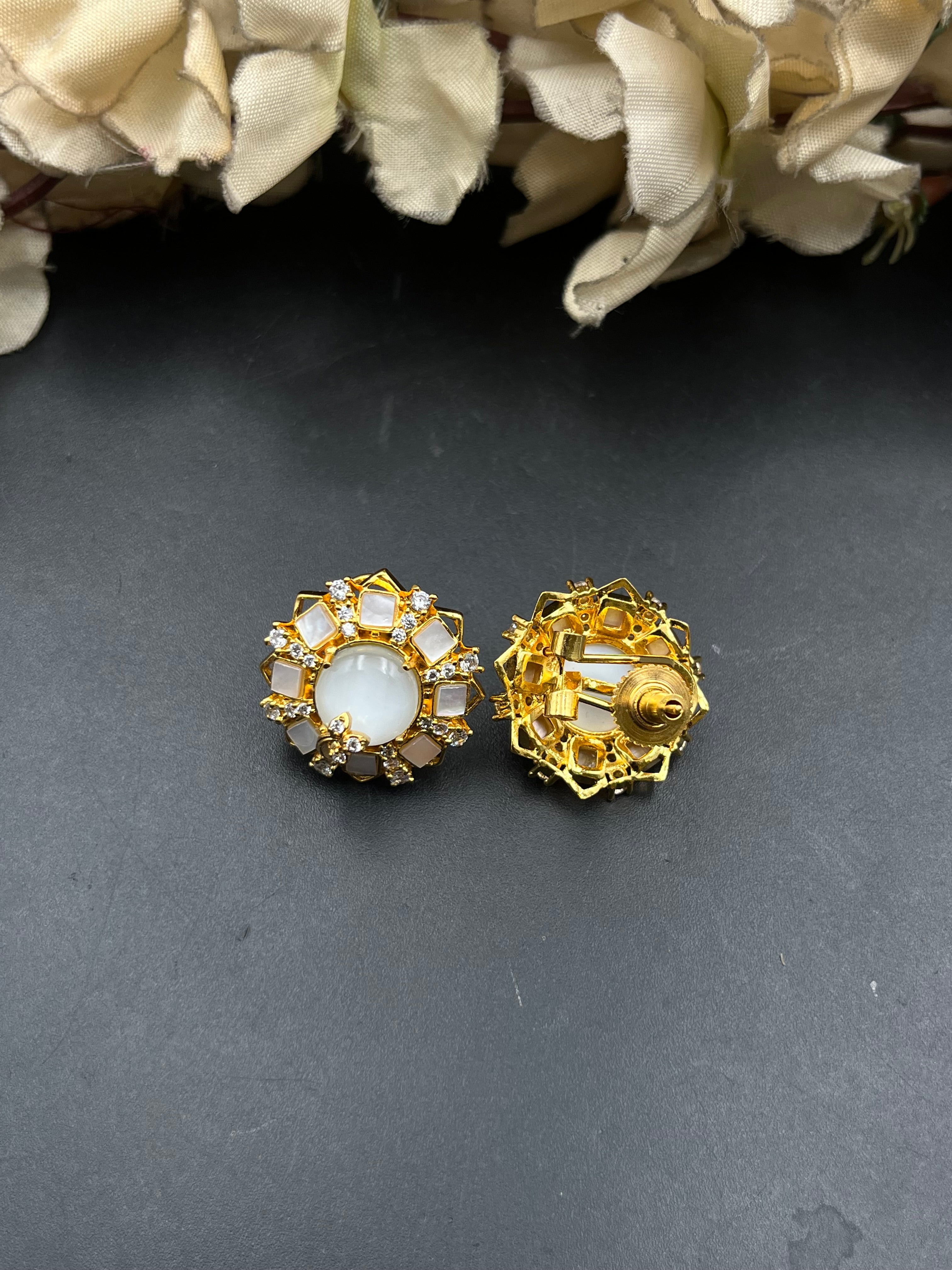 DENU EARRING