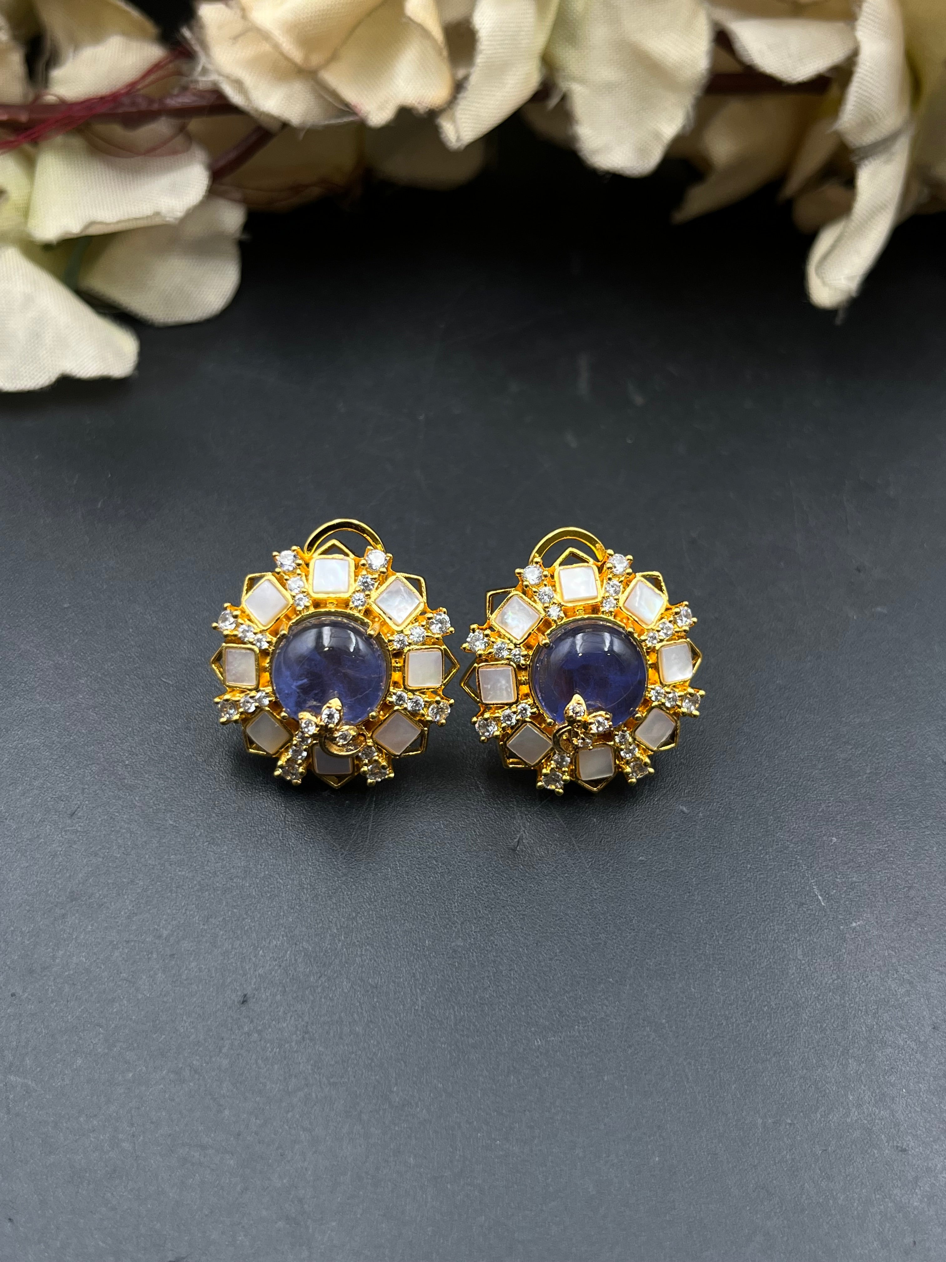DENU EARRING