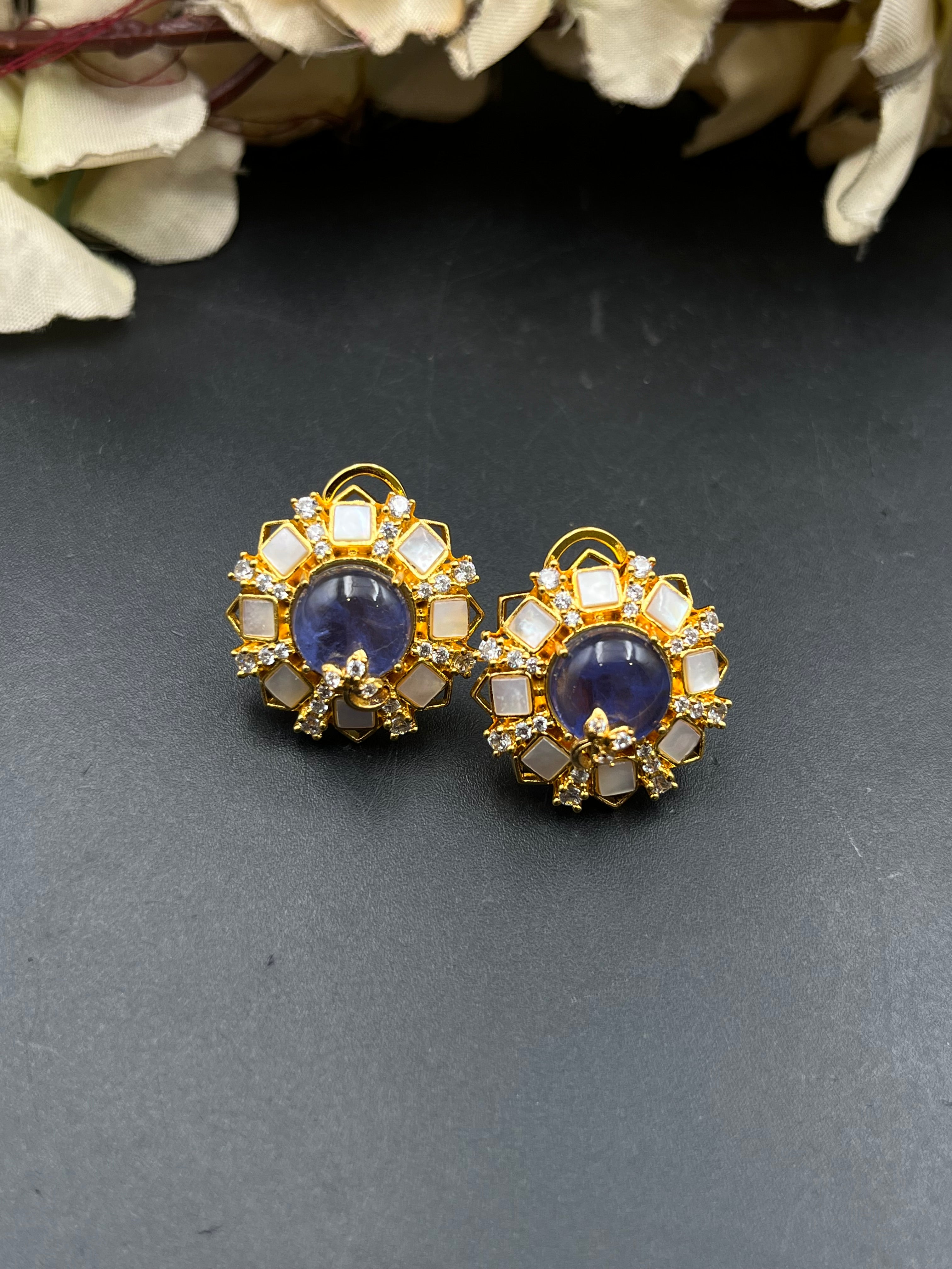 DENU EARRING