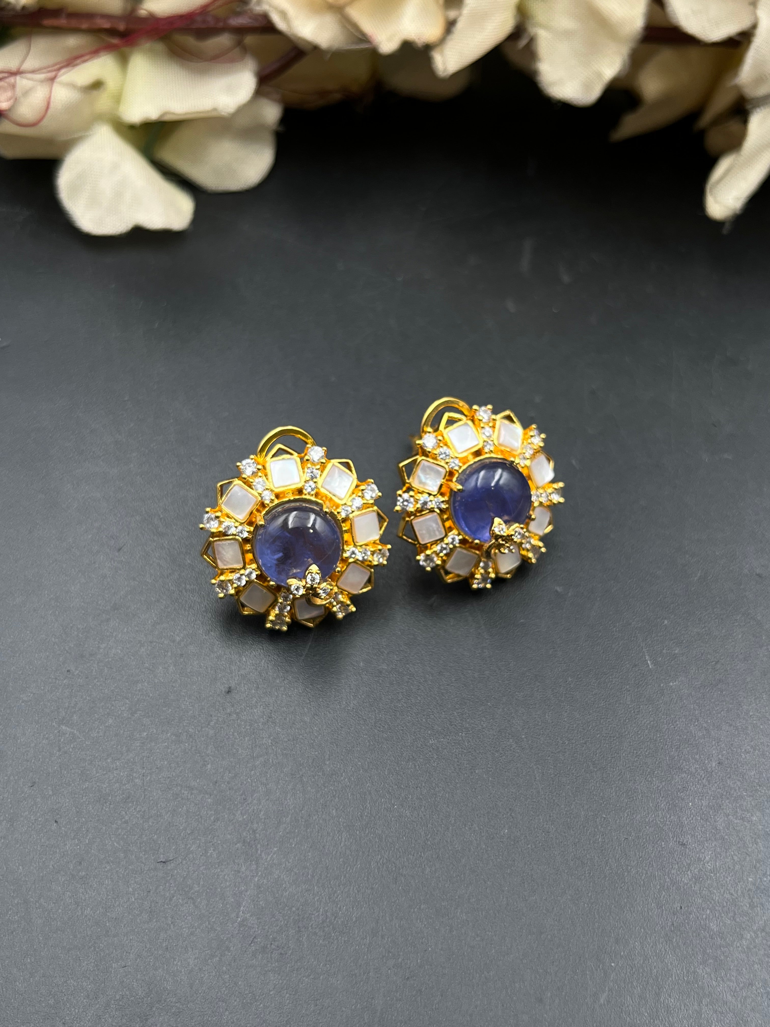 DENU EARRING
