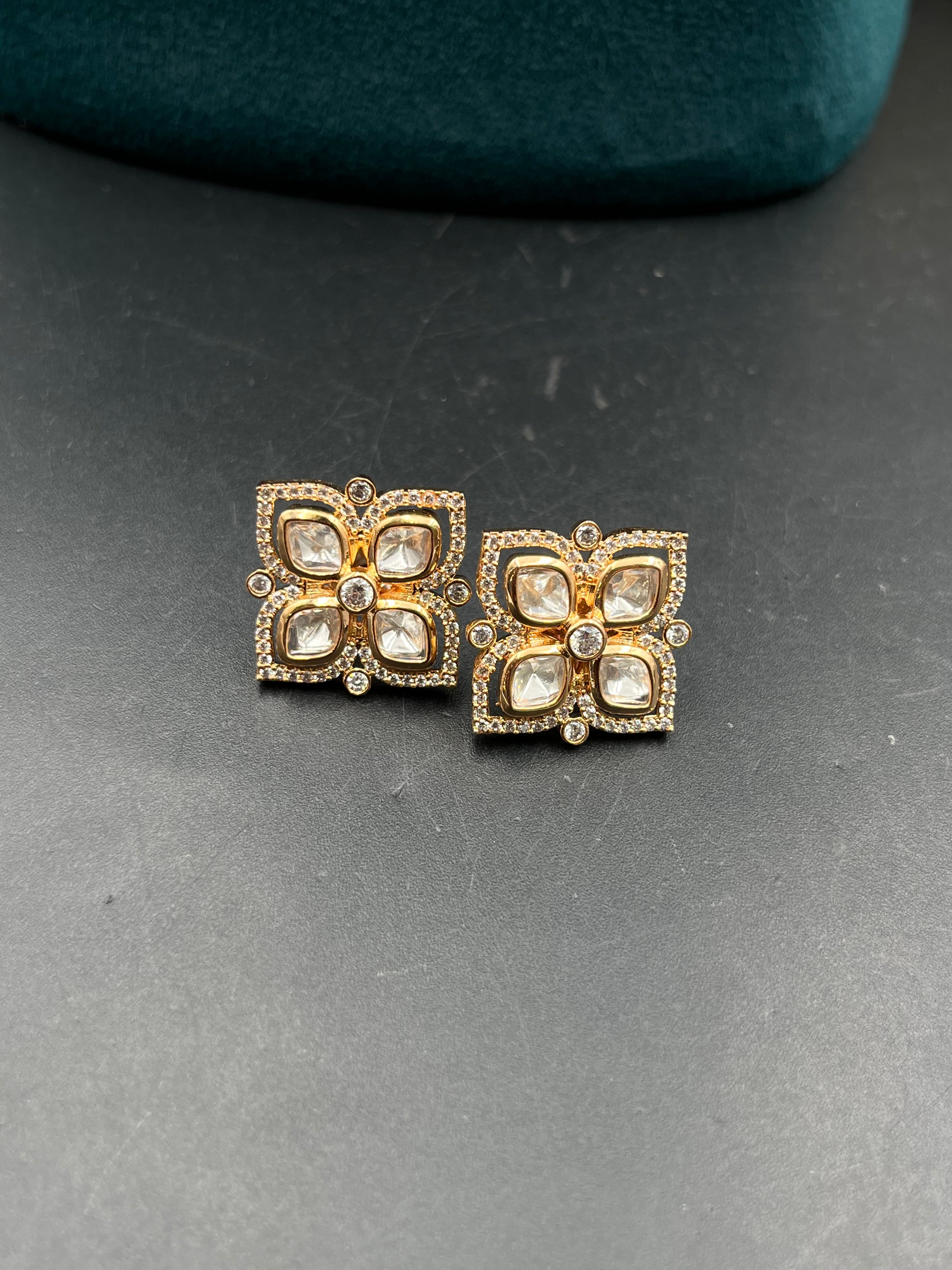 MAHI  EARRING