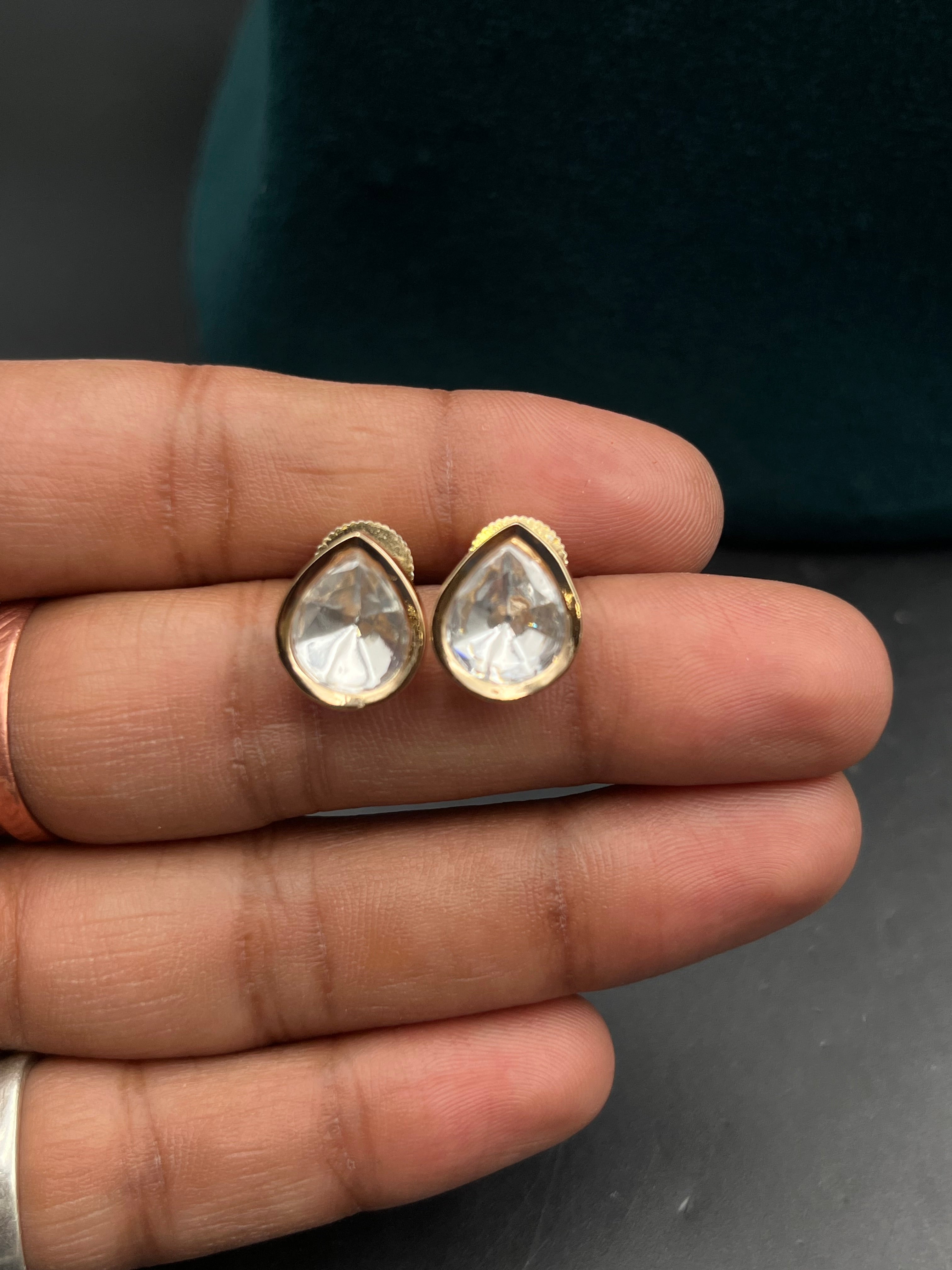 PRIYANSHU EARRING