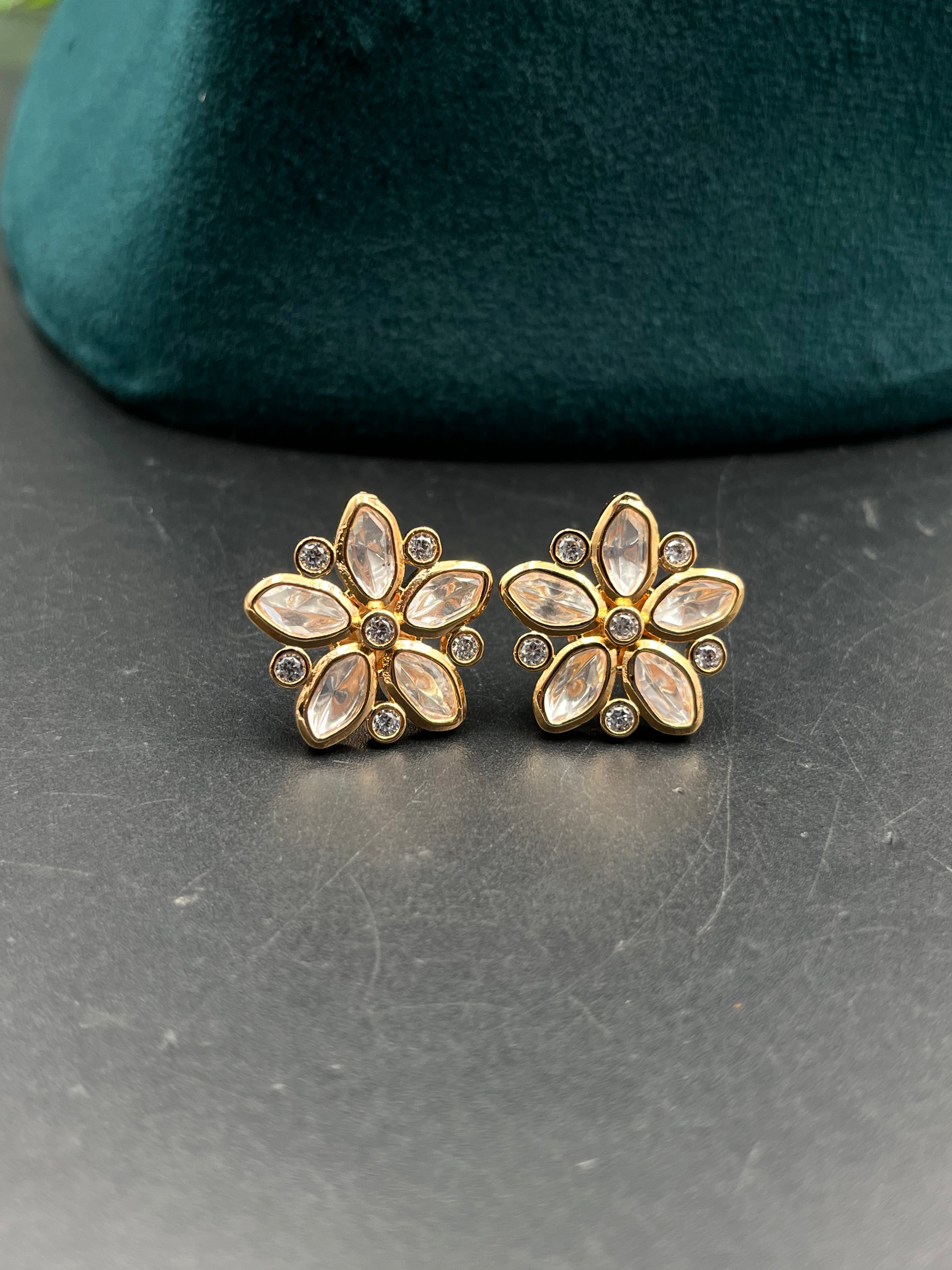 DIPALI EARRING