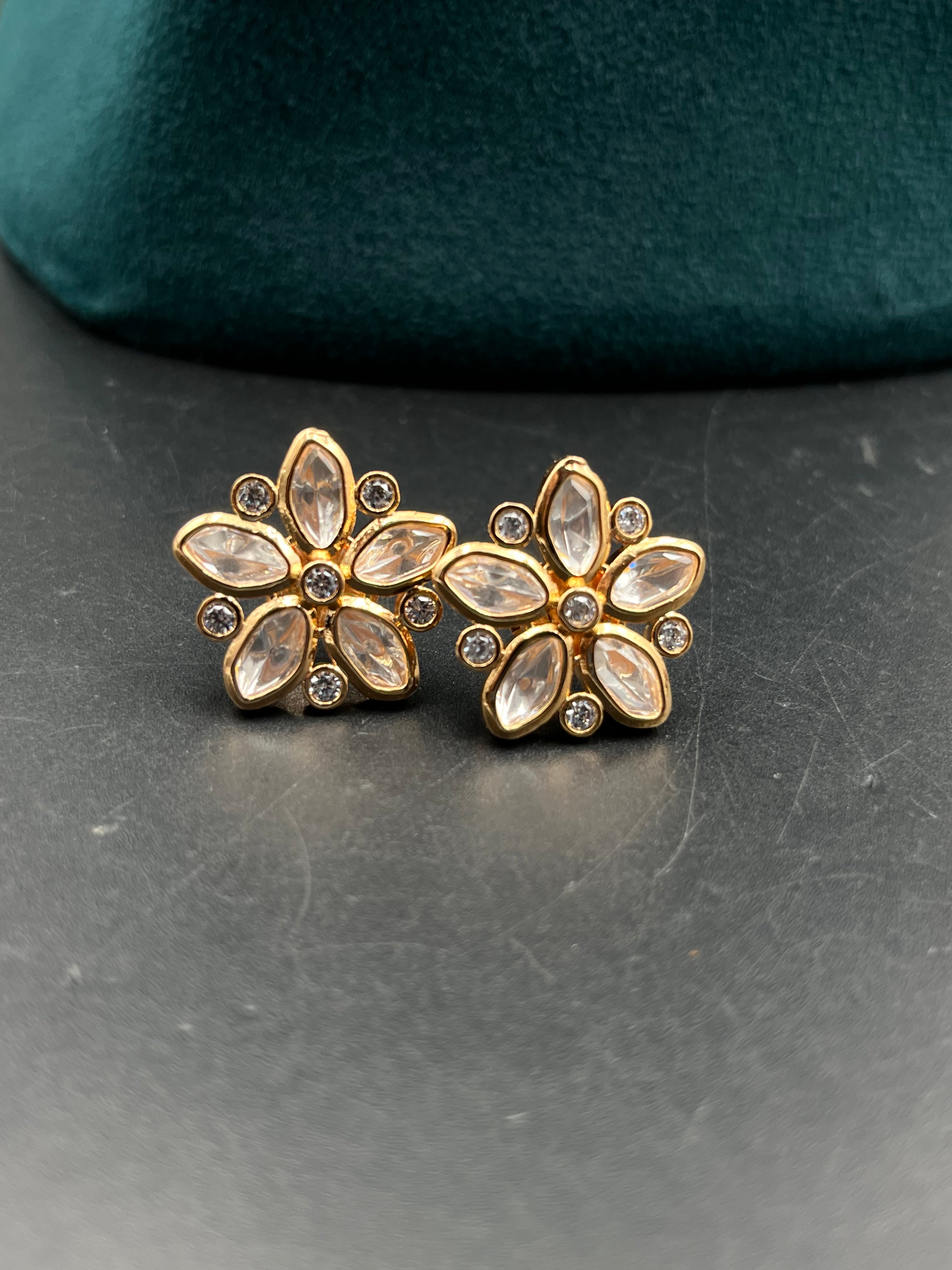 DIPALI EARRING