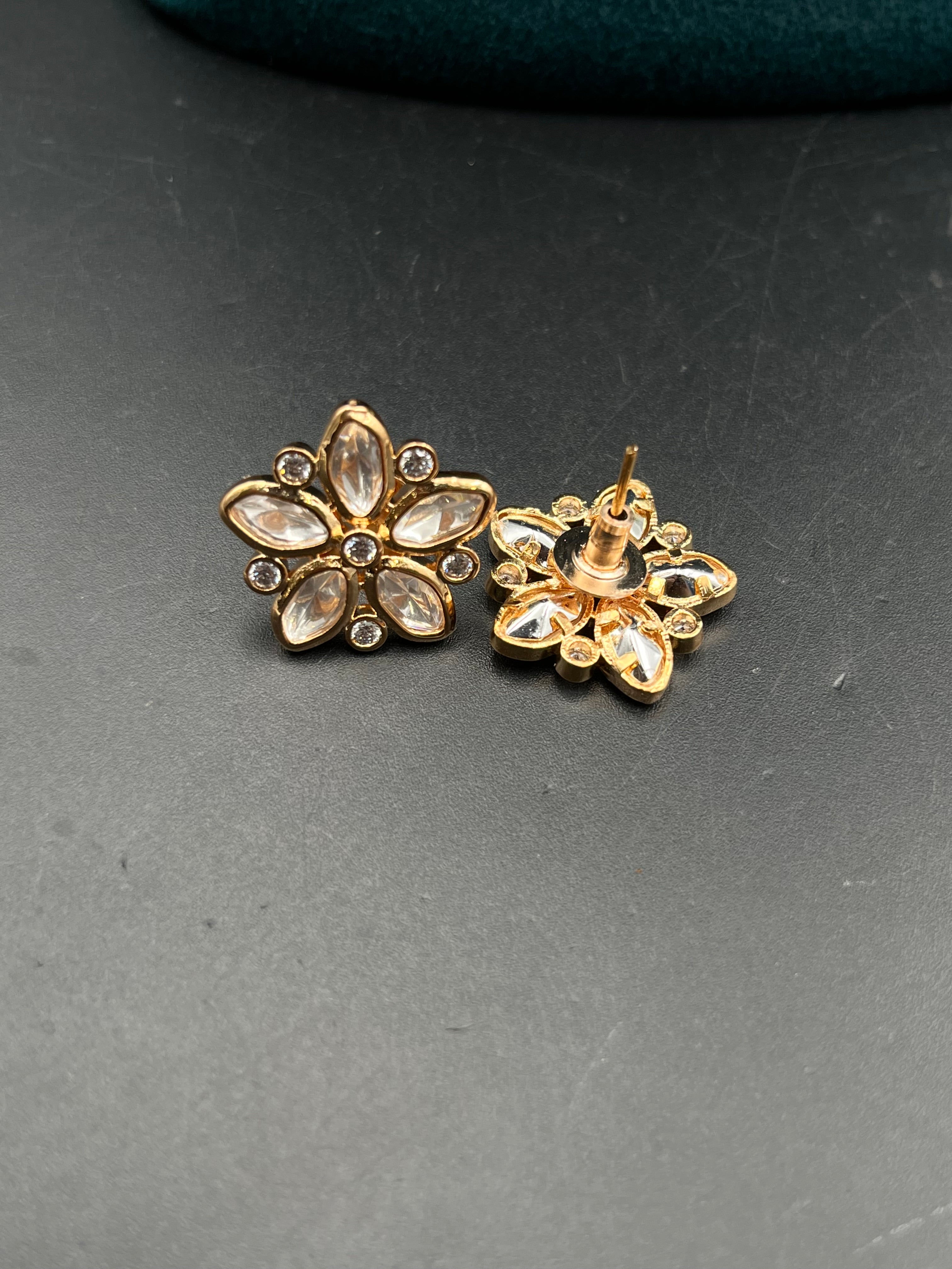 DIPALI EARRING