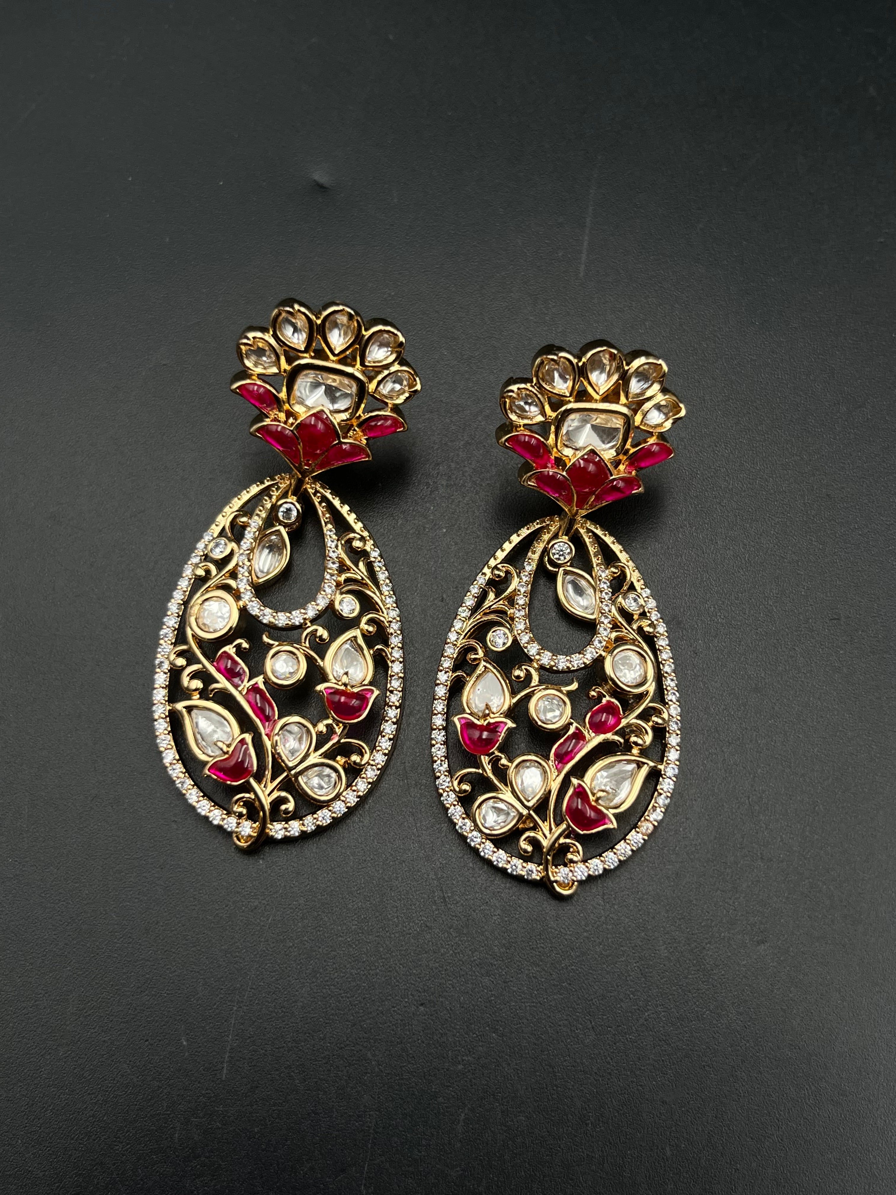 HINA EARRING