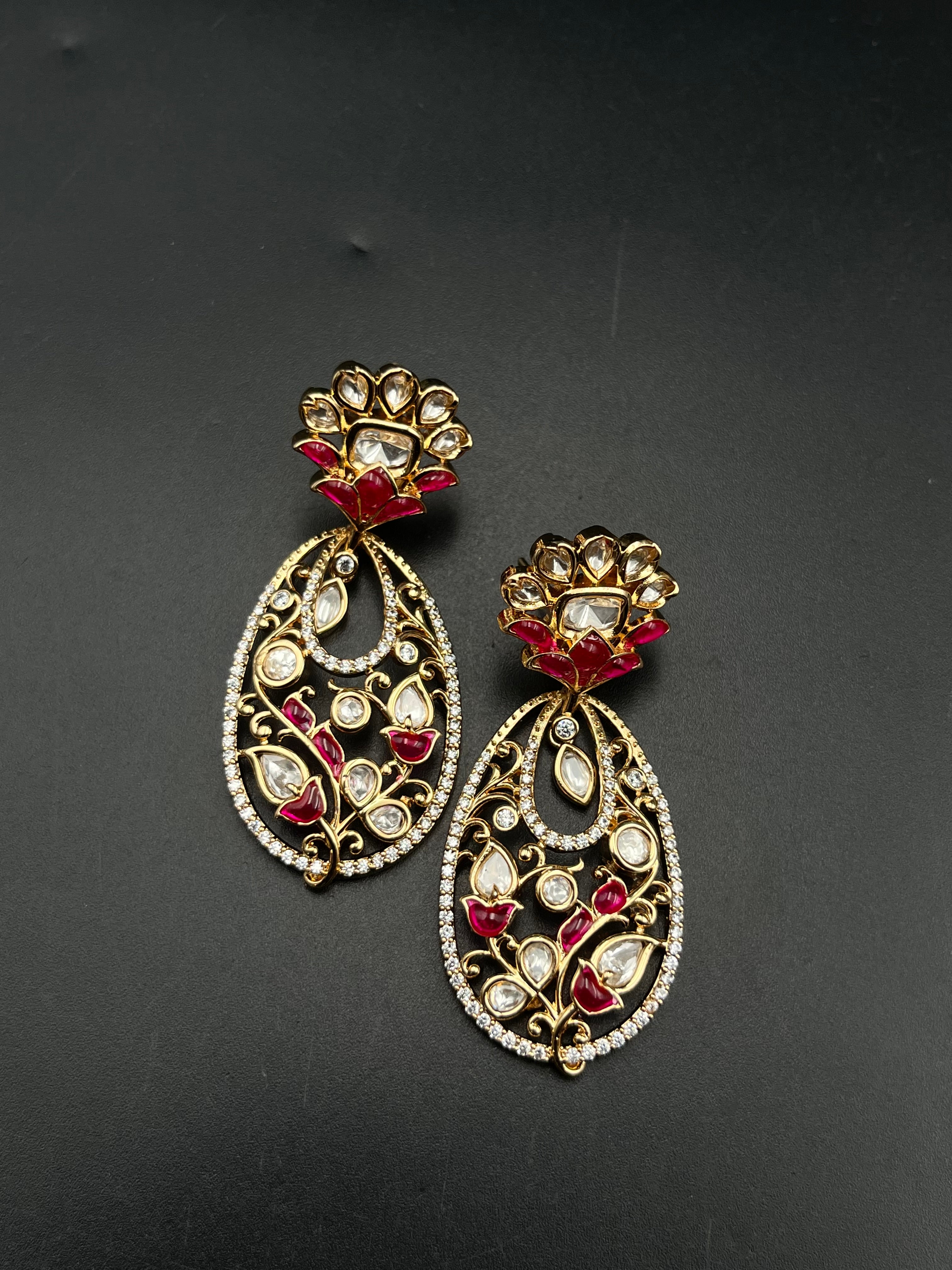HINA EARRING