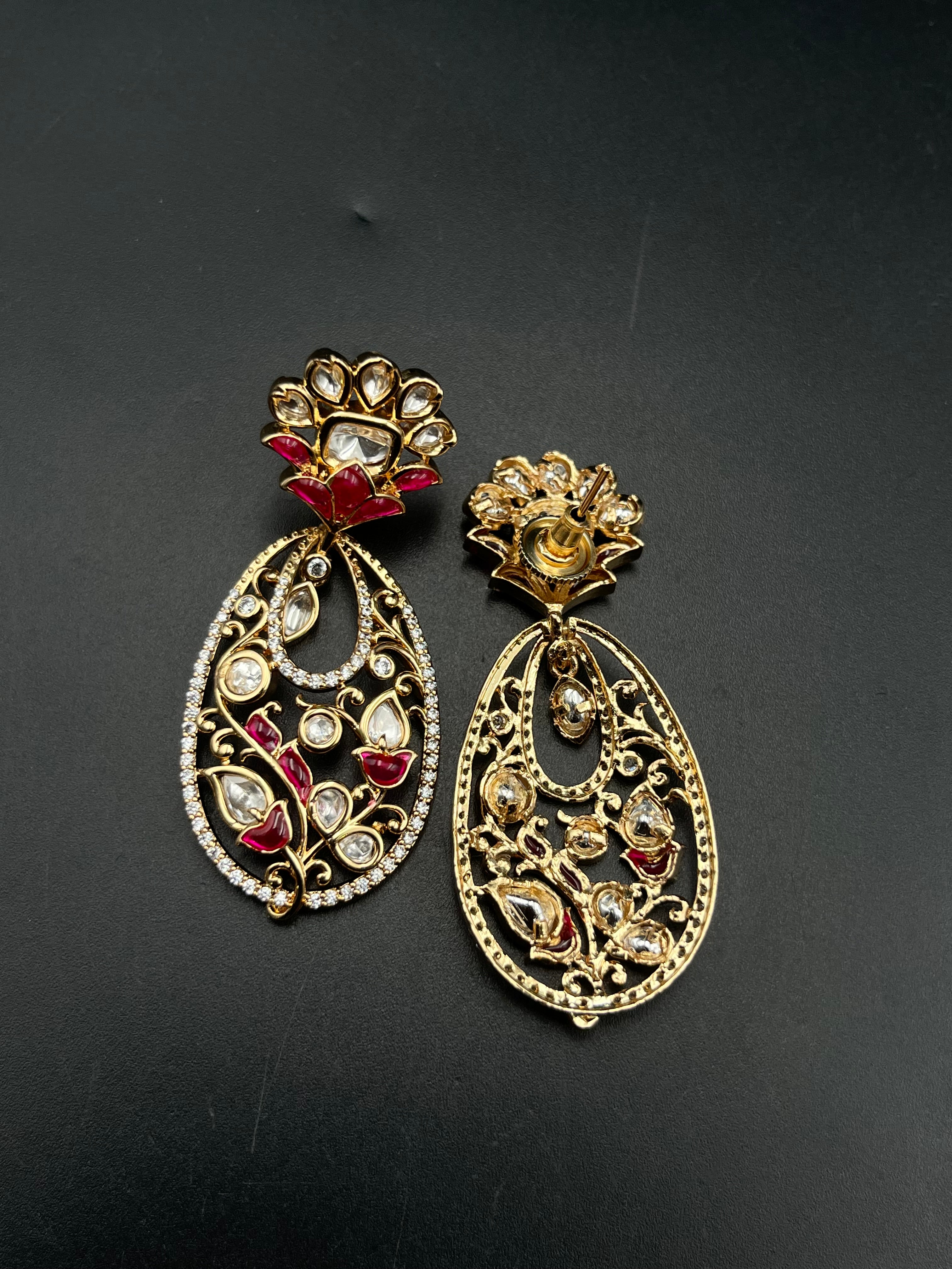 HINA EARRING