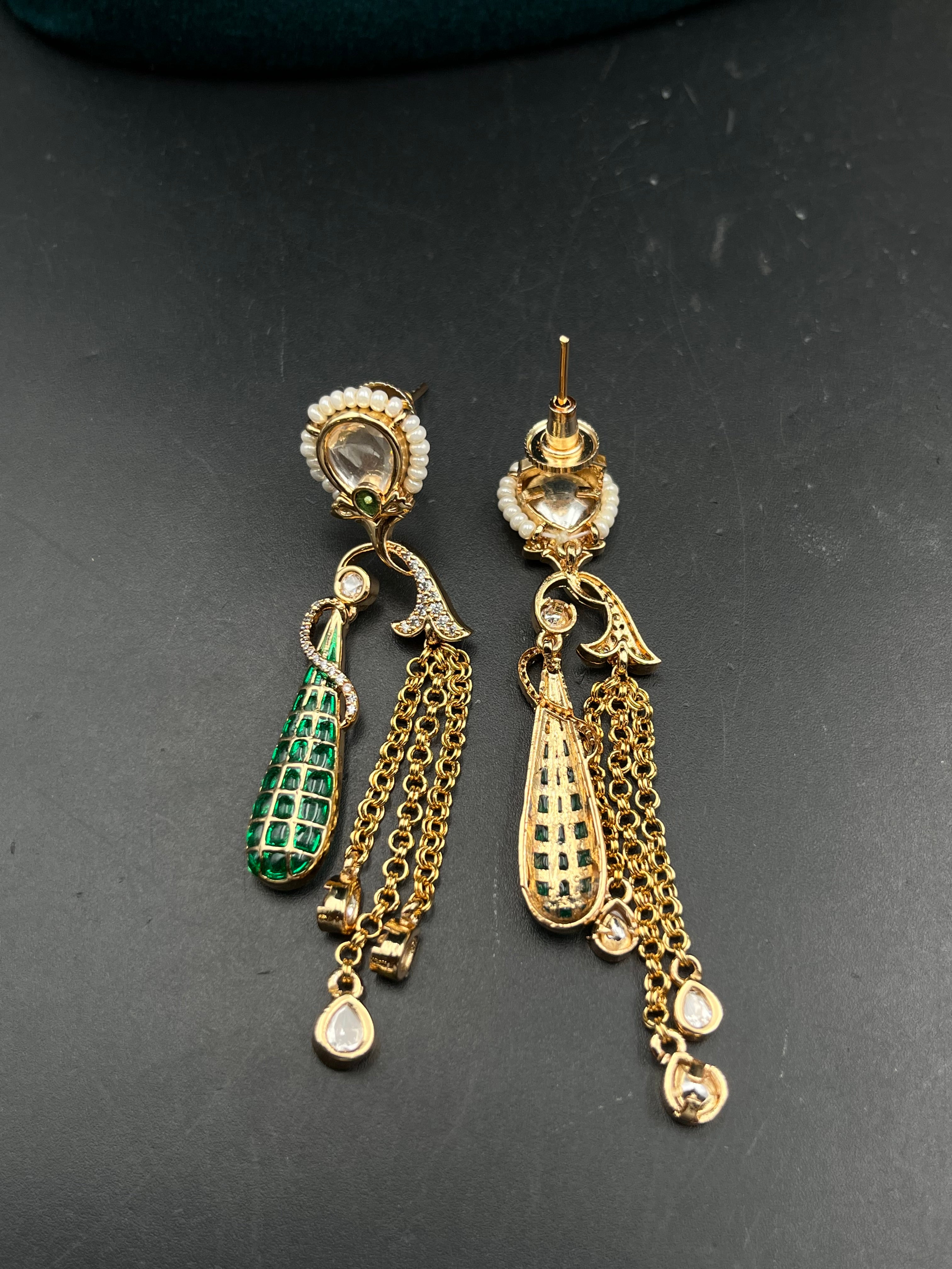 VINI EARRING