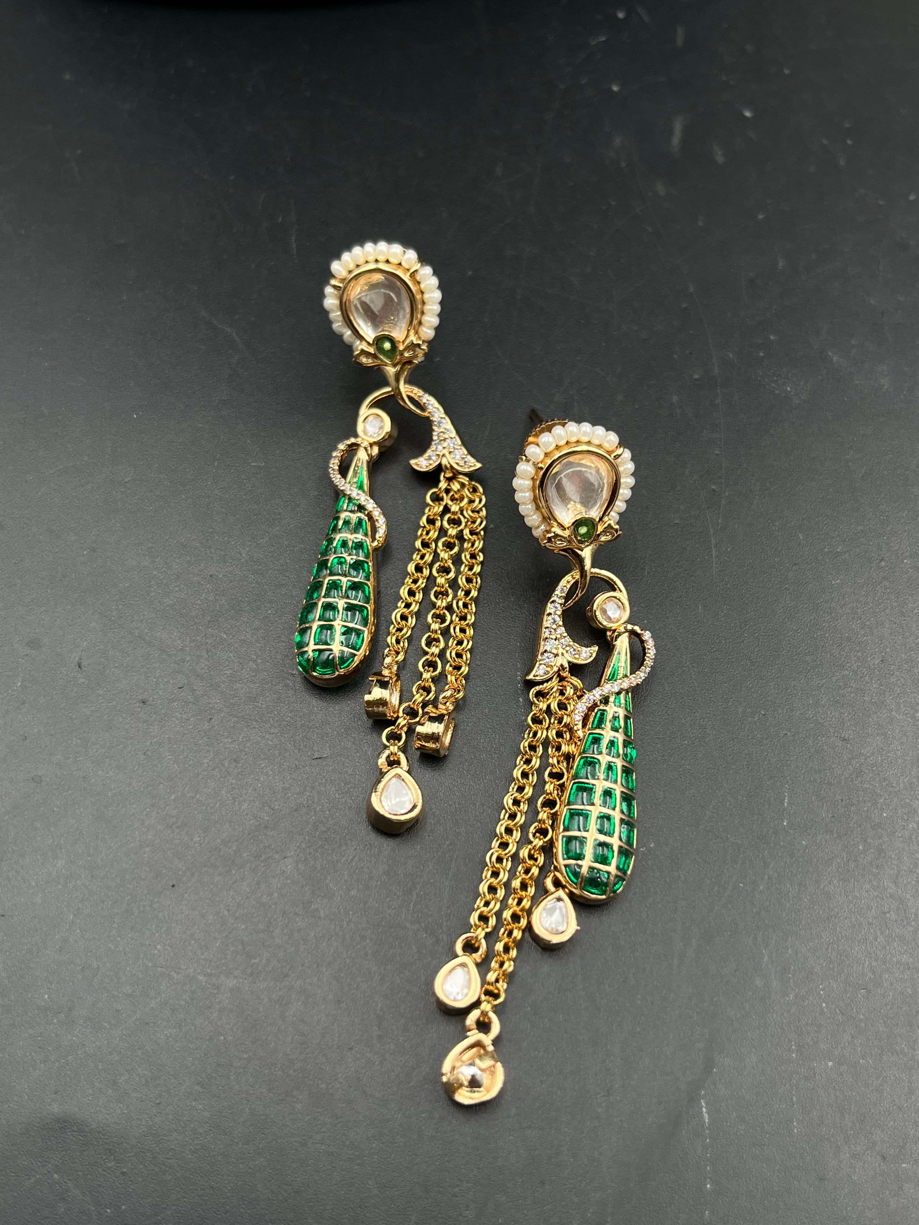 VINI EARRING