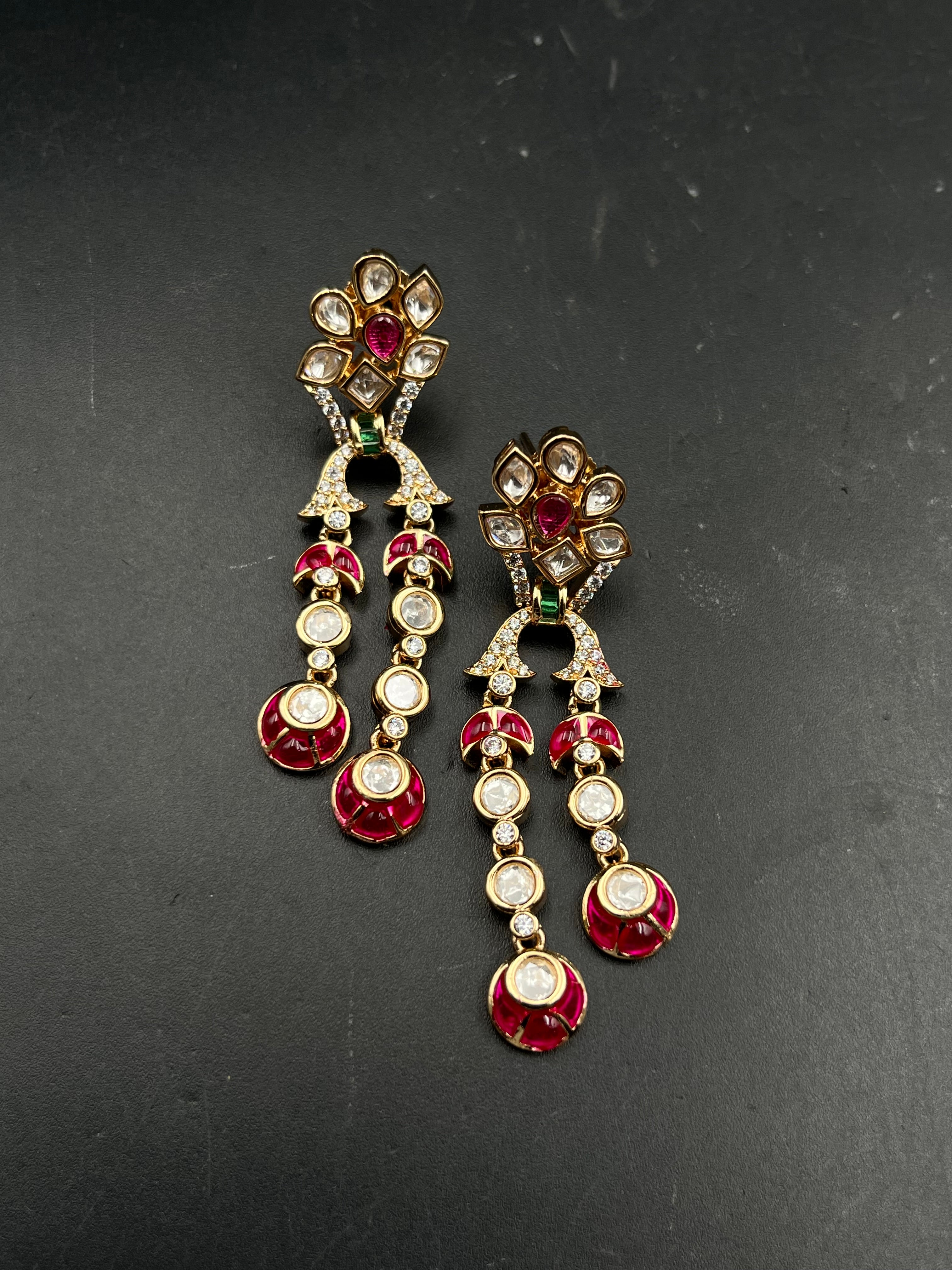 ISIKA  EARRING