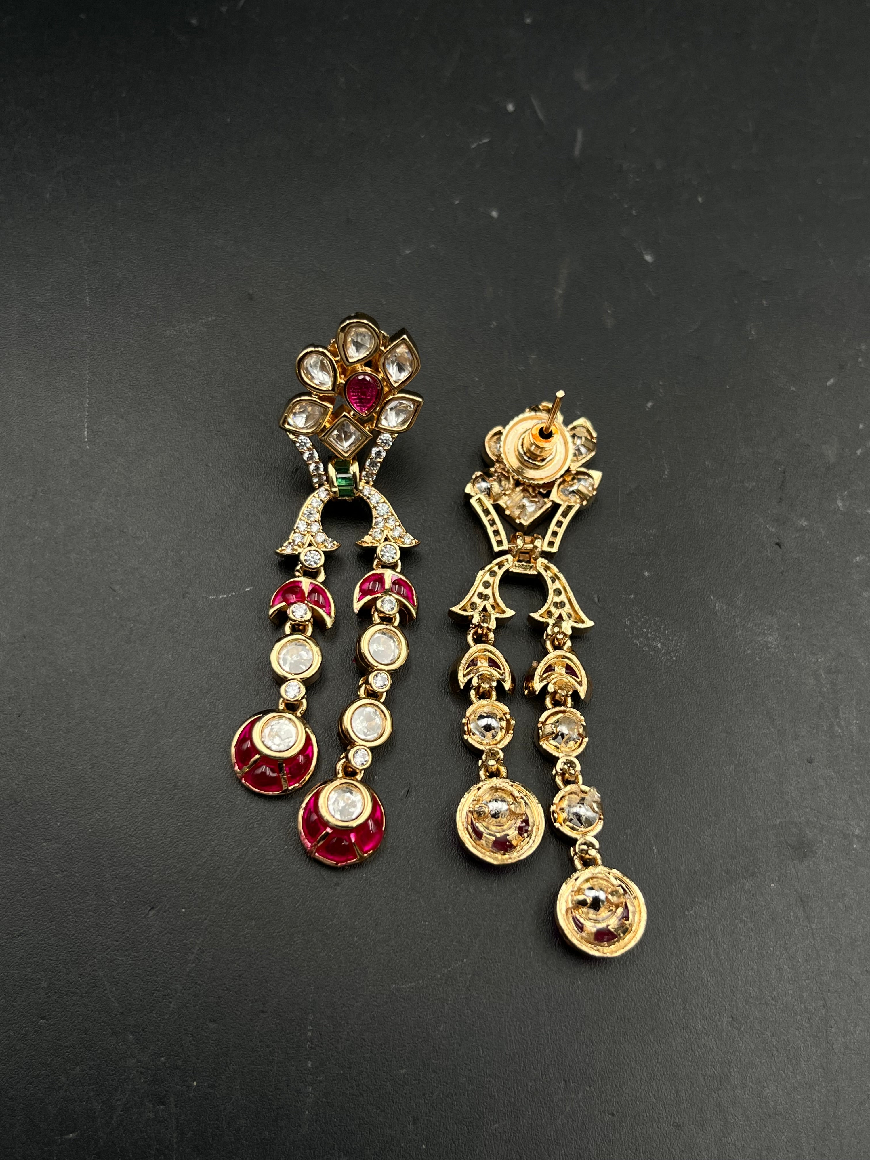 ISIKA  EARRING