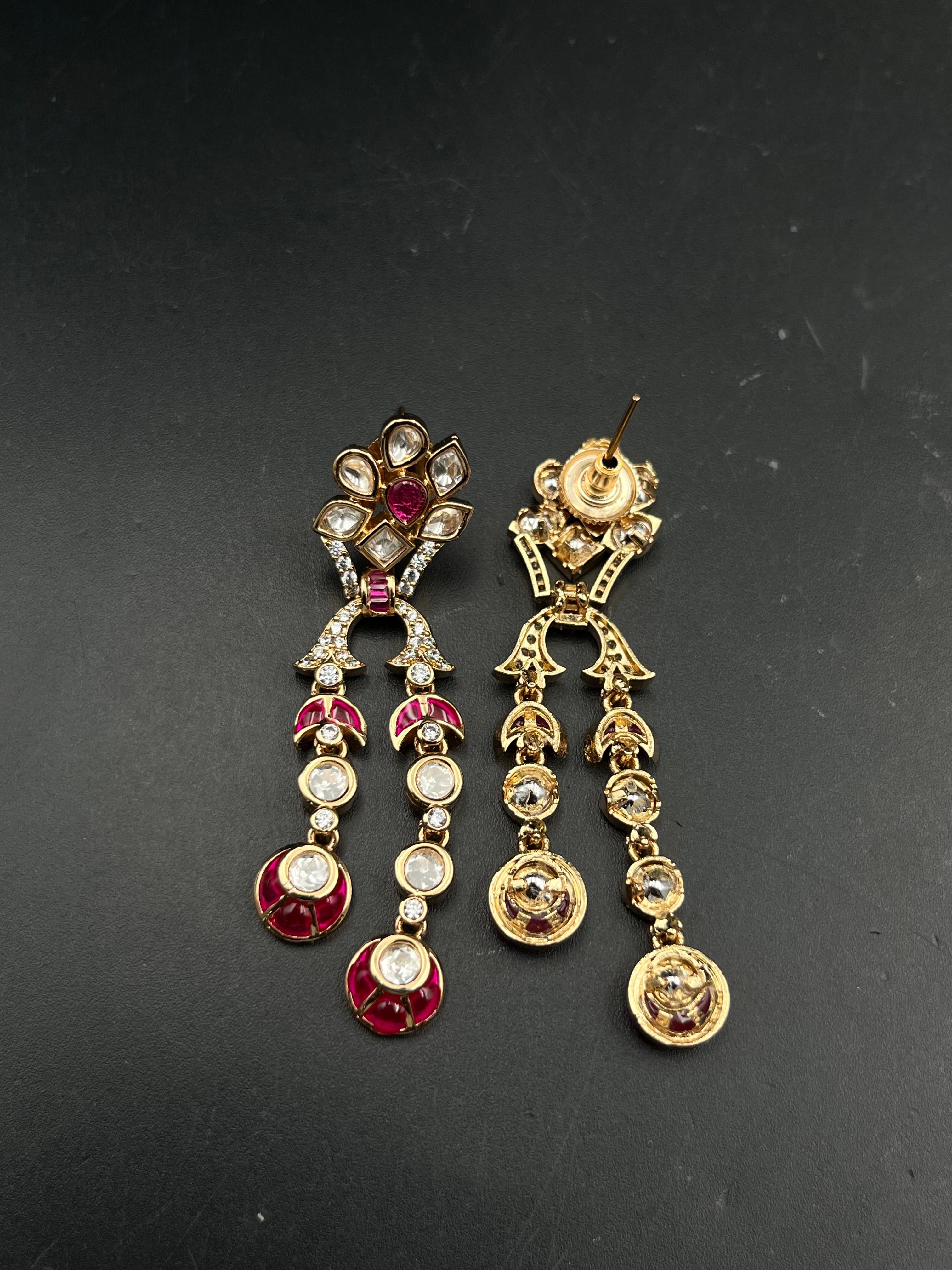 ISIKA  EARRING