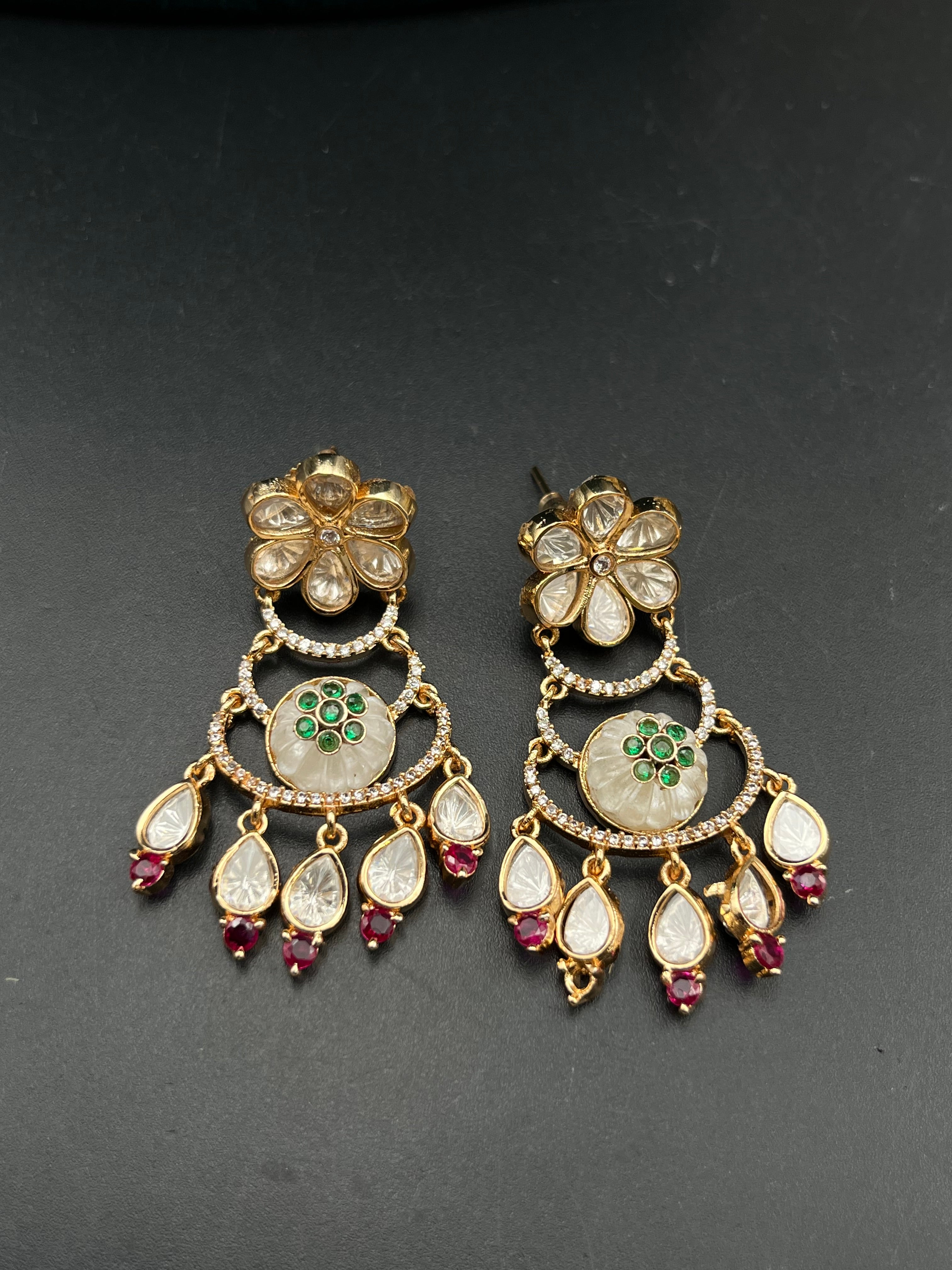 TAHAU EARRING