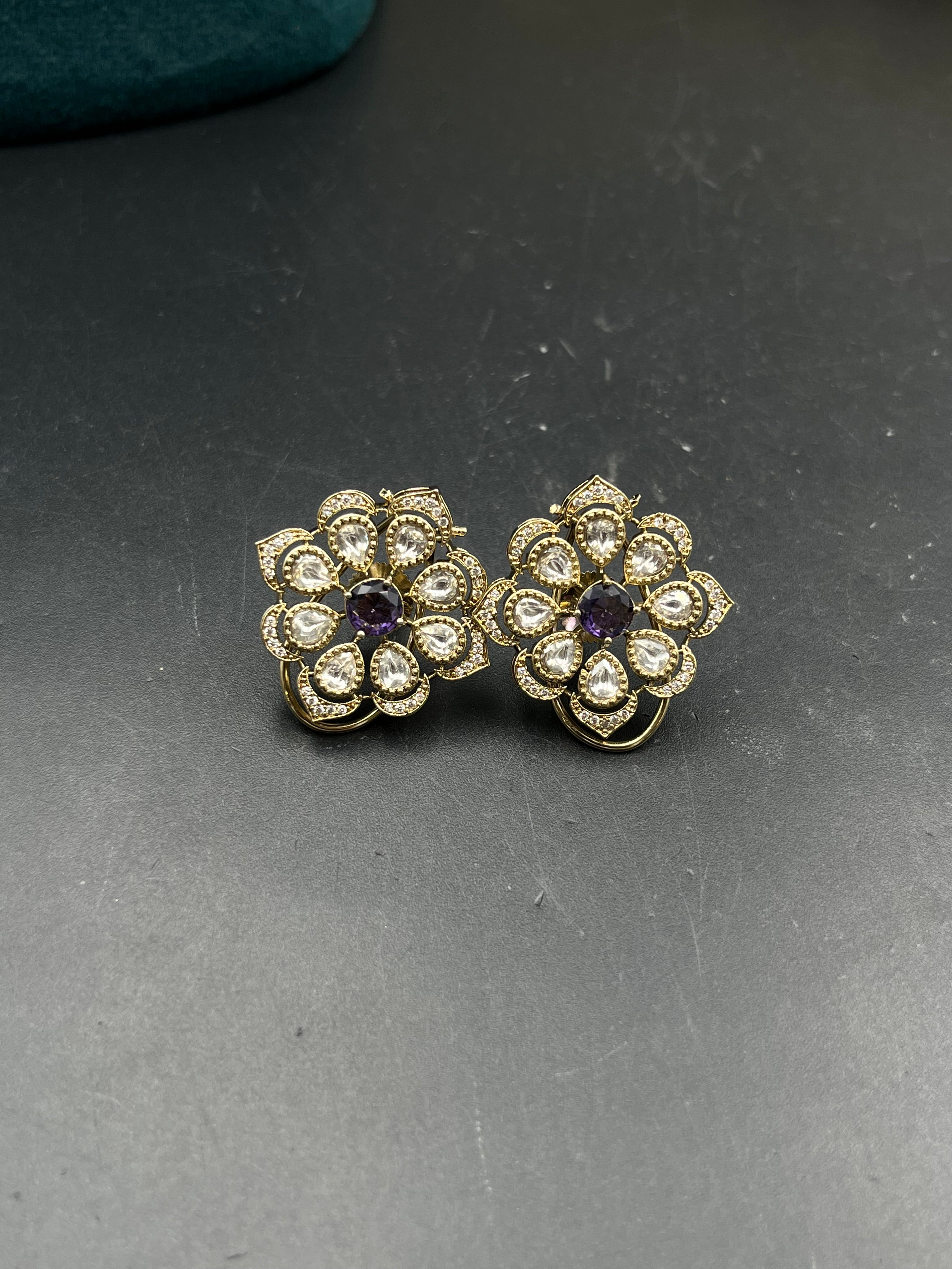 DIKSHU EARRING