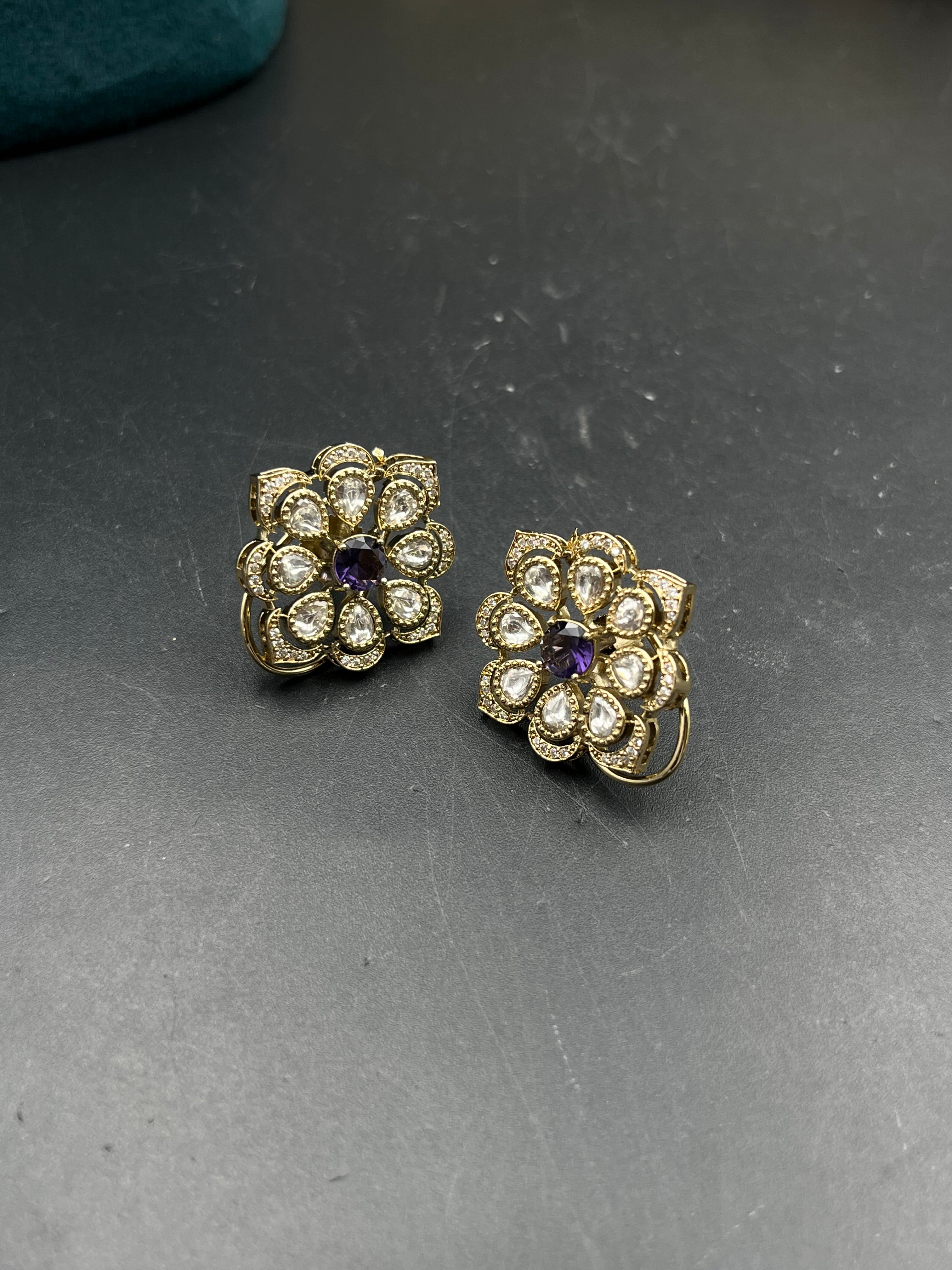 DIKSHU EARRING