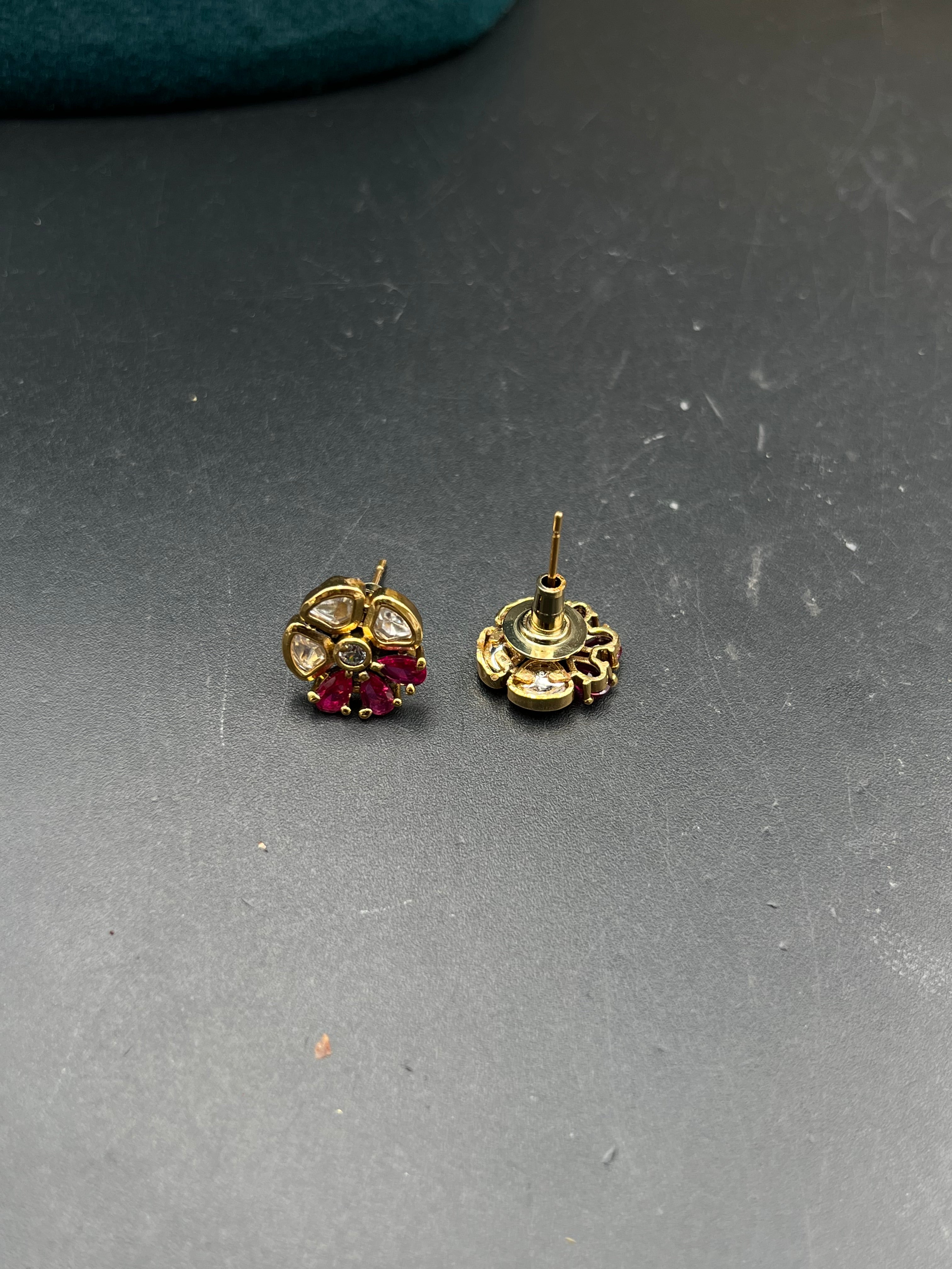 HESHU EARRING