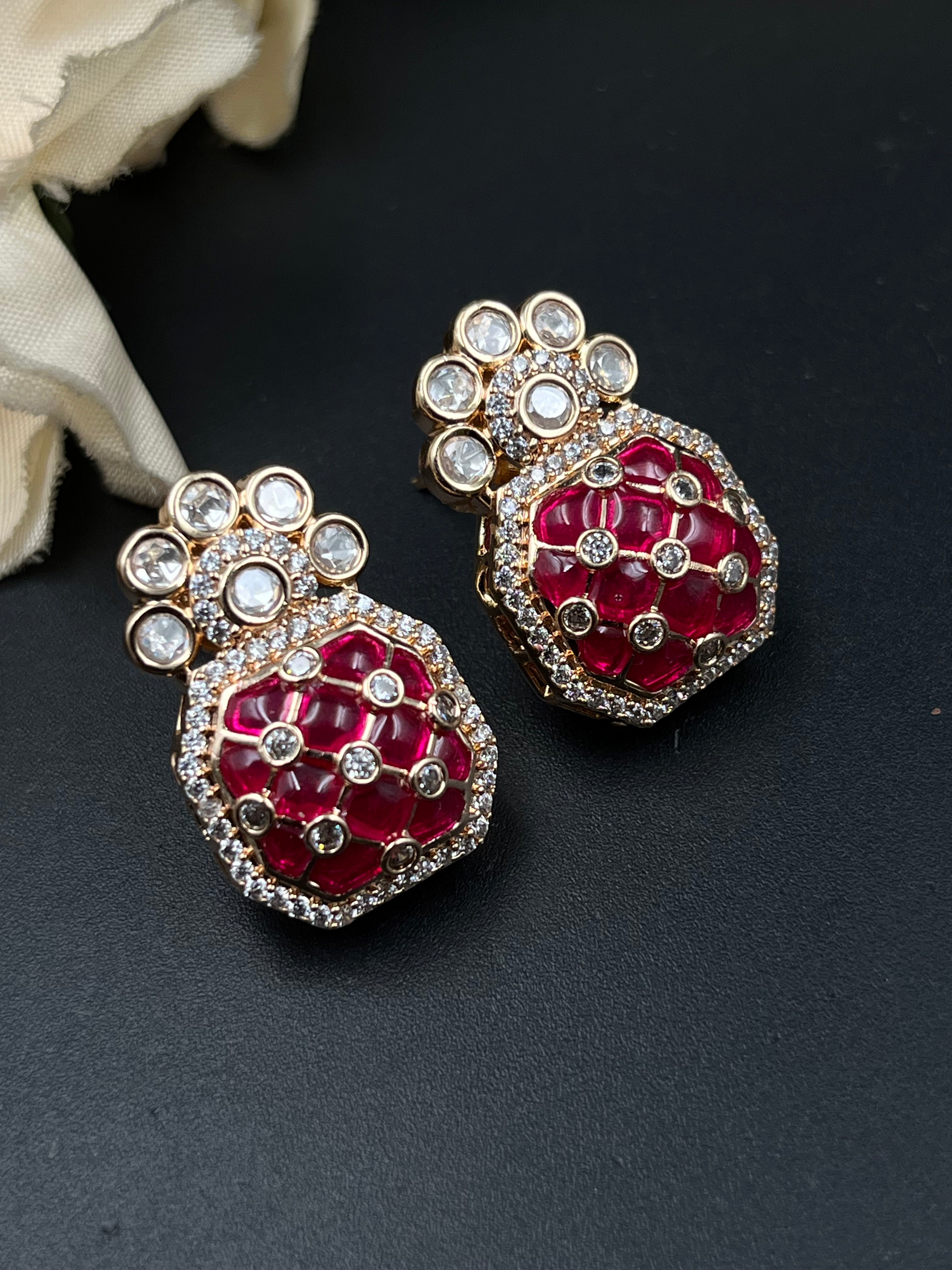 GIYAS PENDANT
