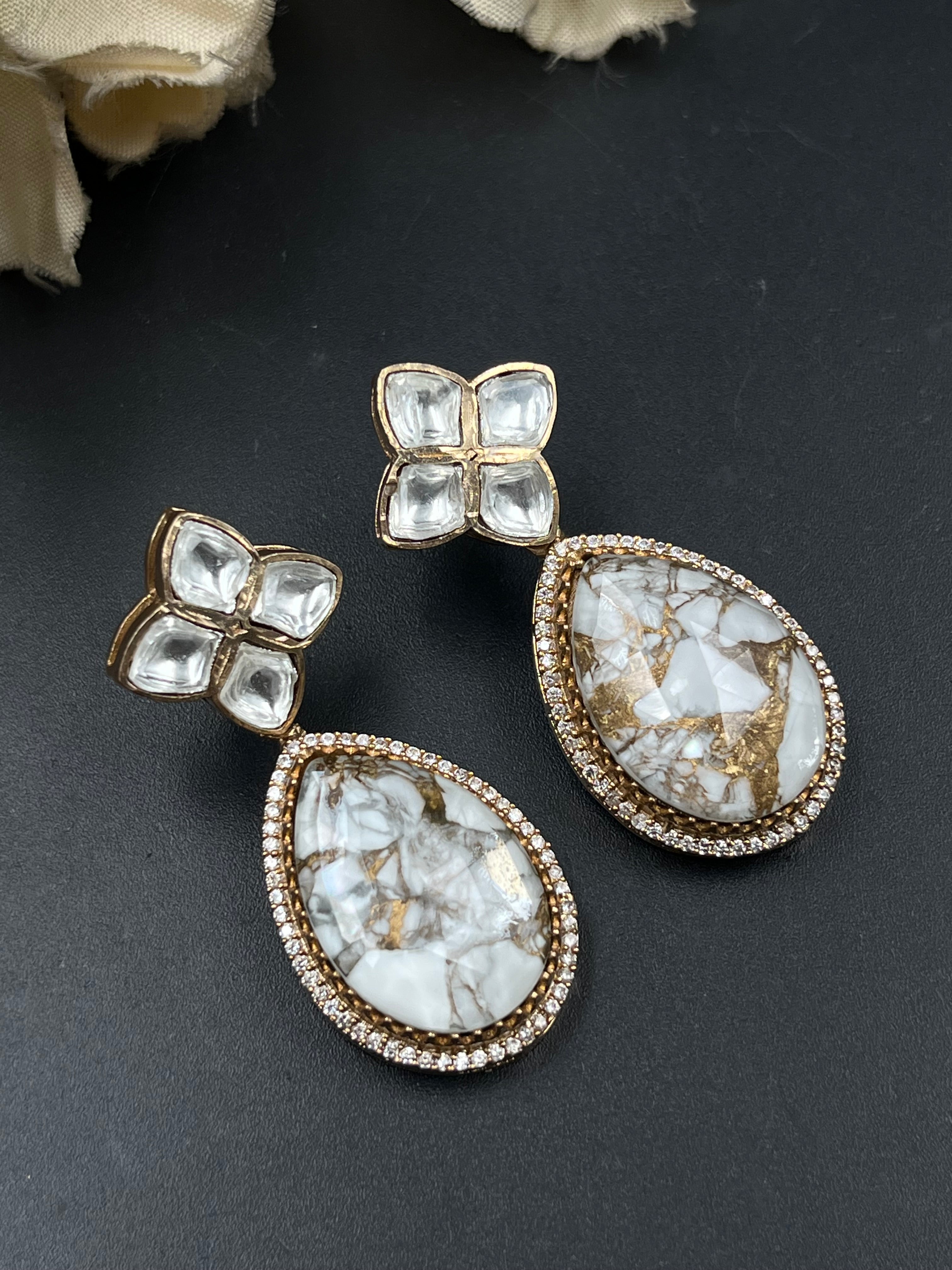 SIYA PENDANT