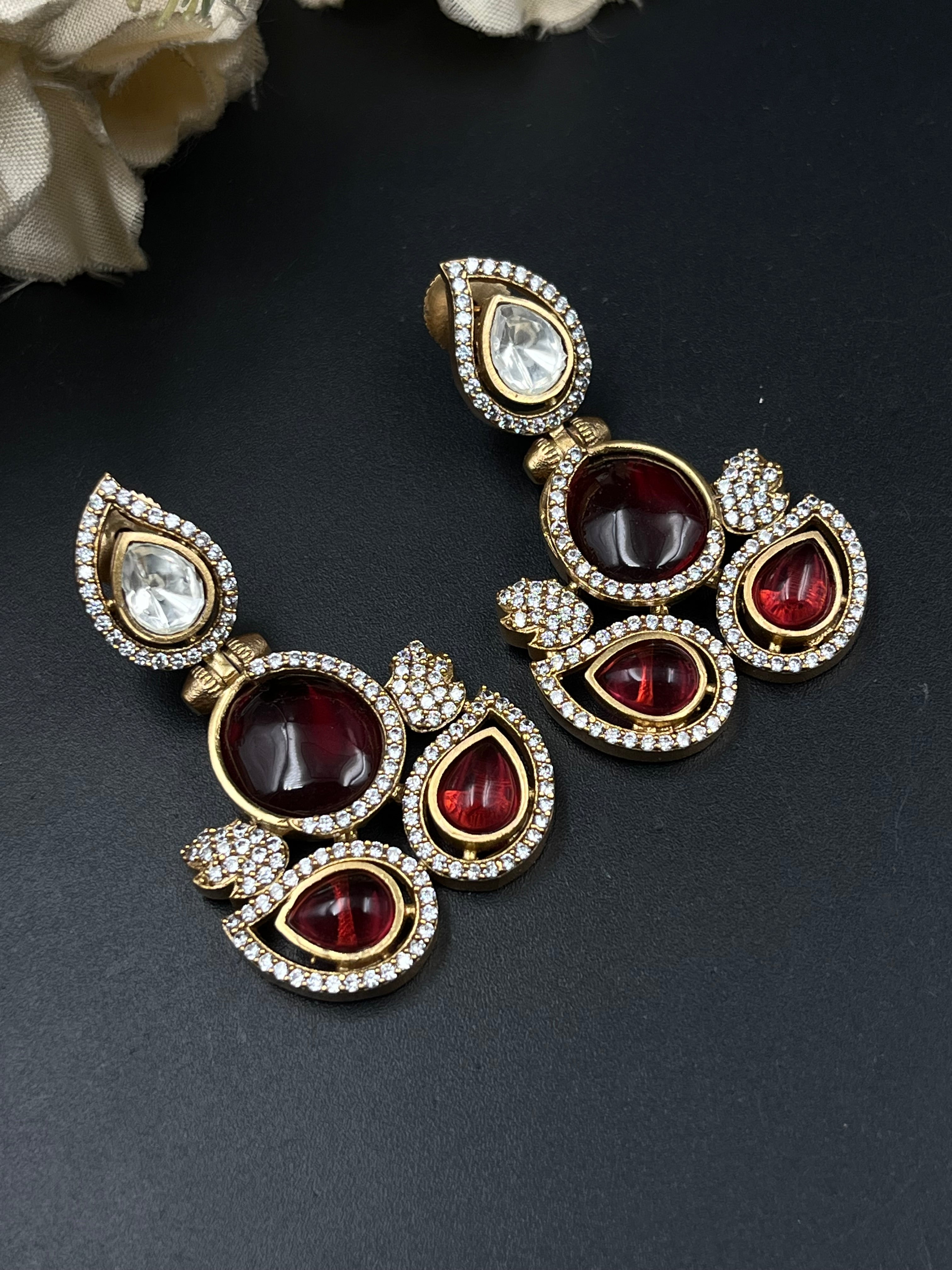 NIYA PENDANT