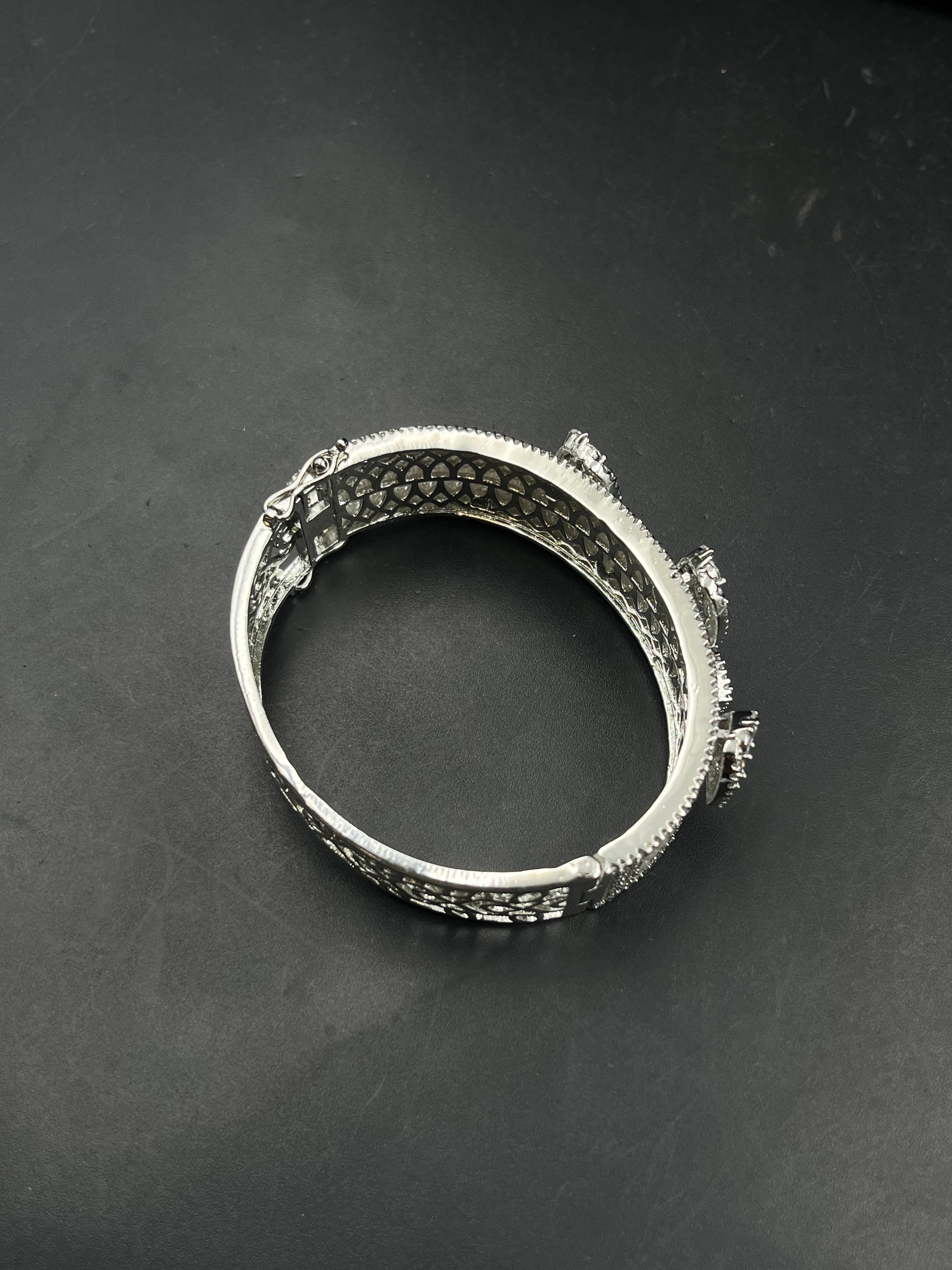 TRIU BRACELET