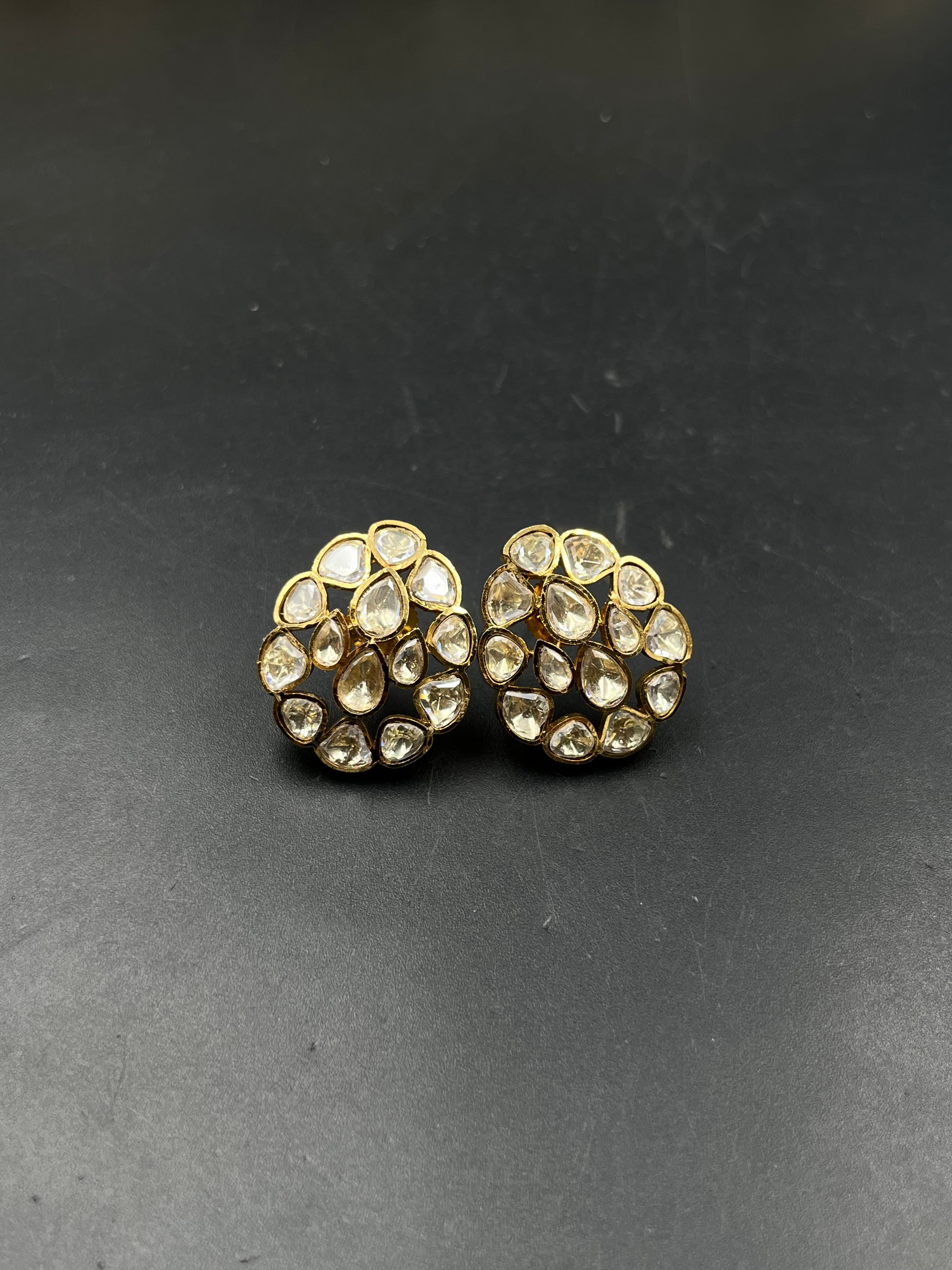 RIYA EARRING