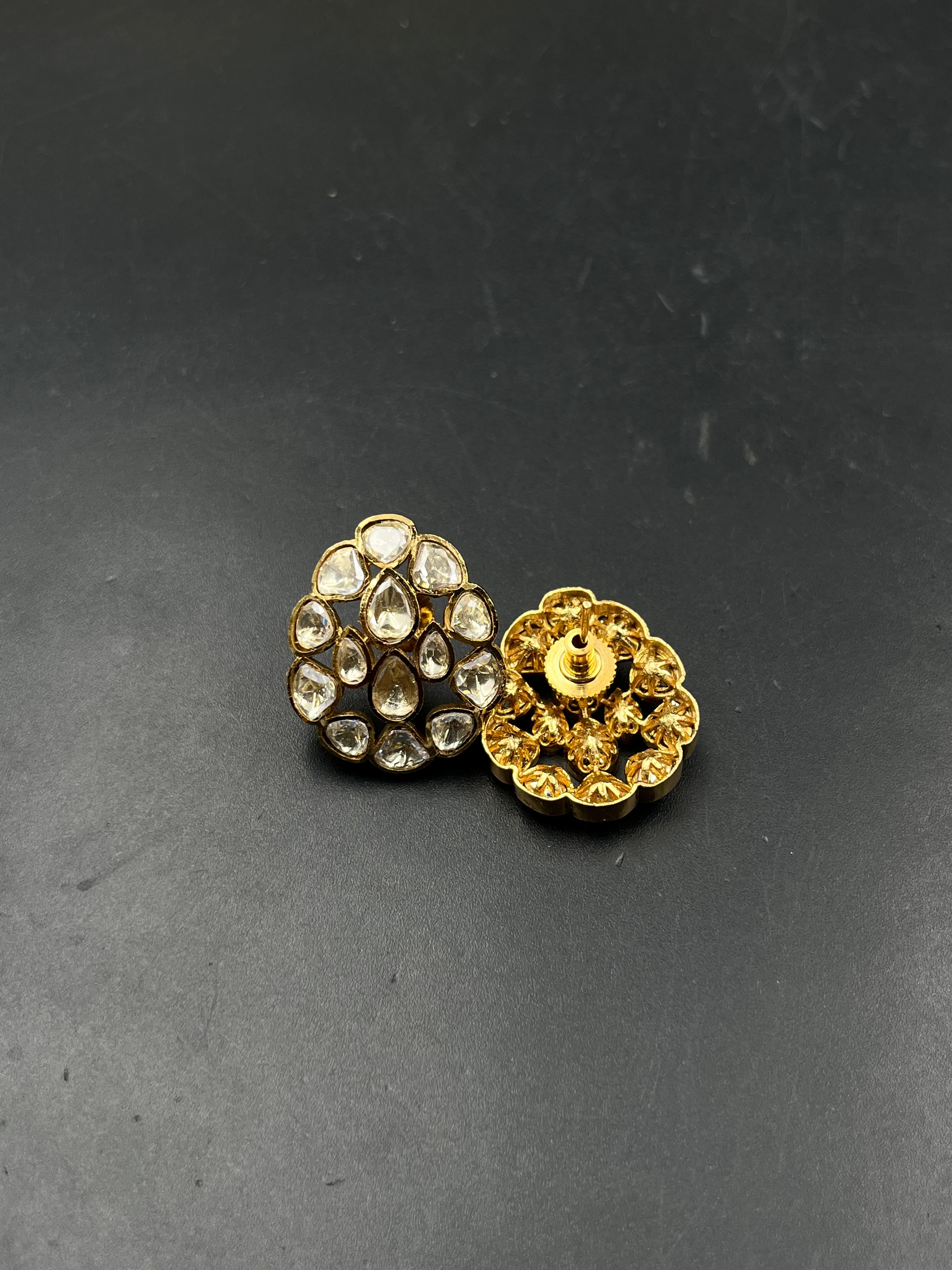 RIYA EARRING
