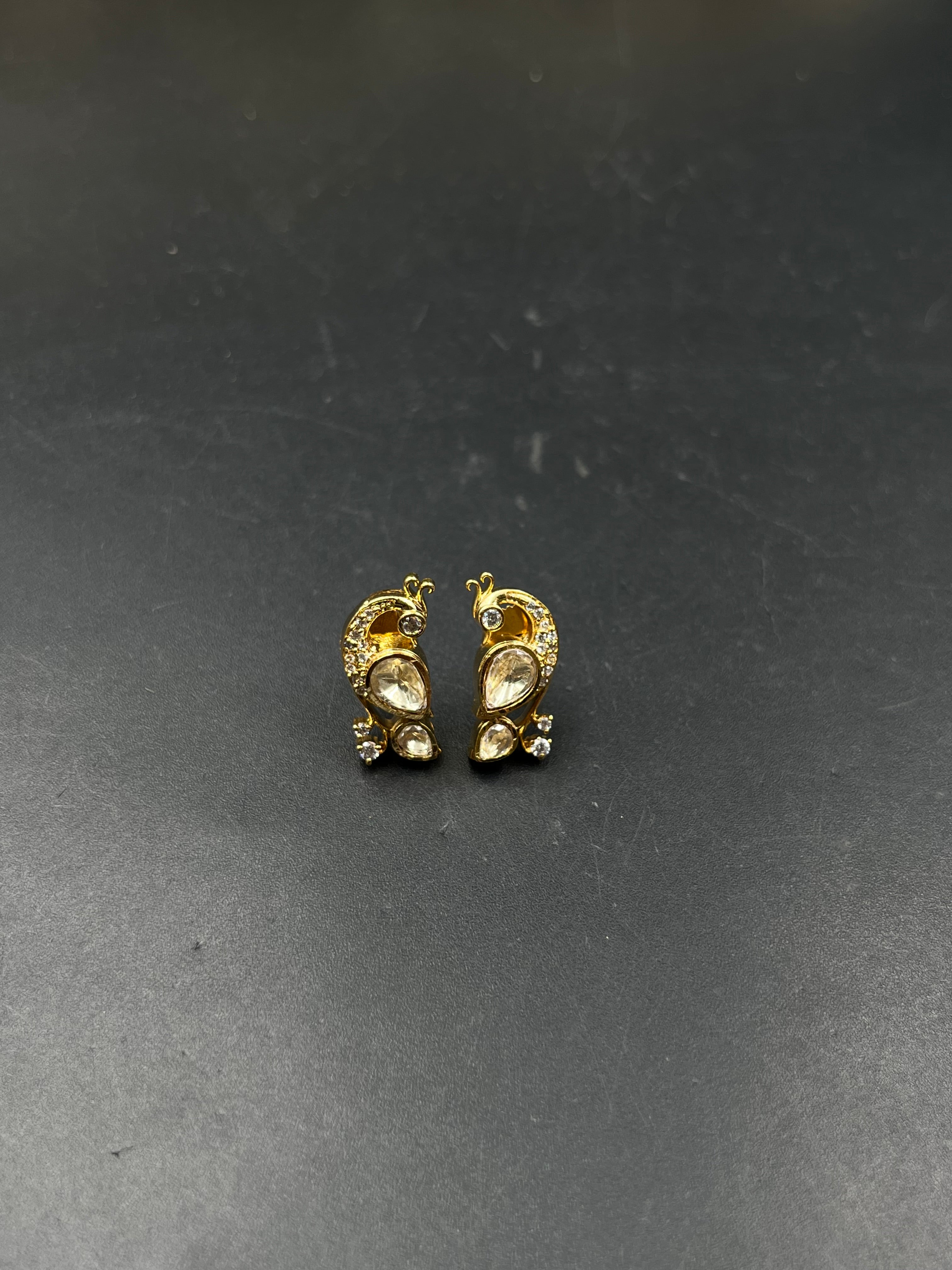WINA  EARRING