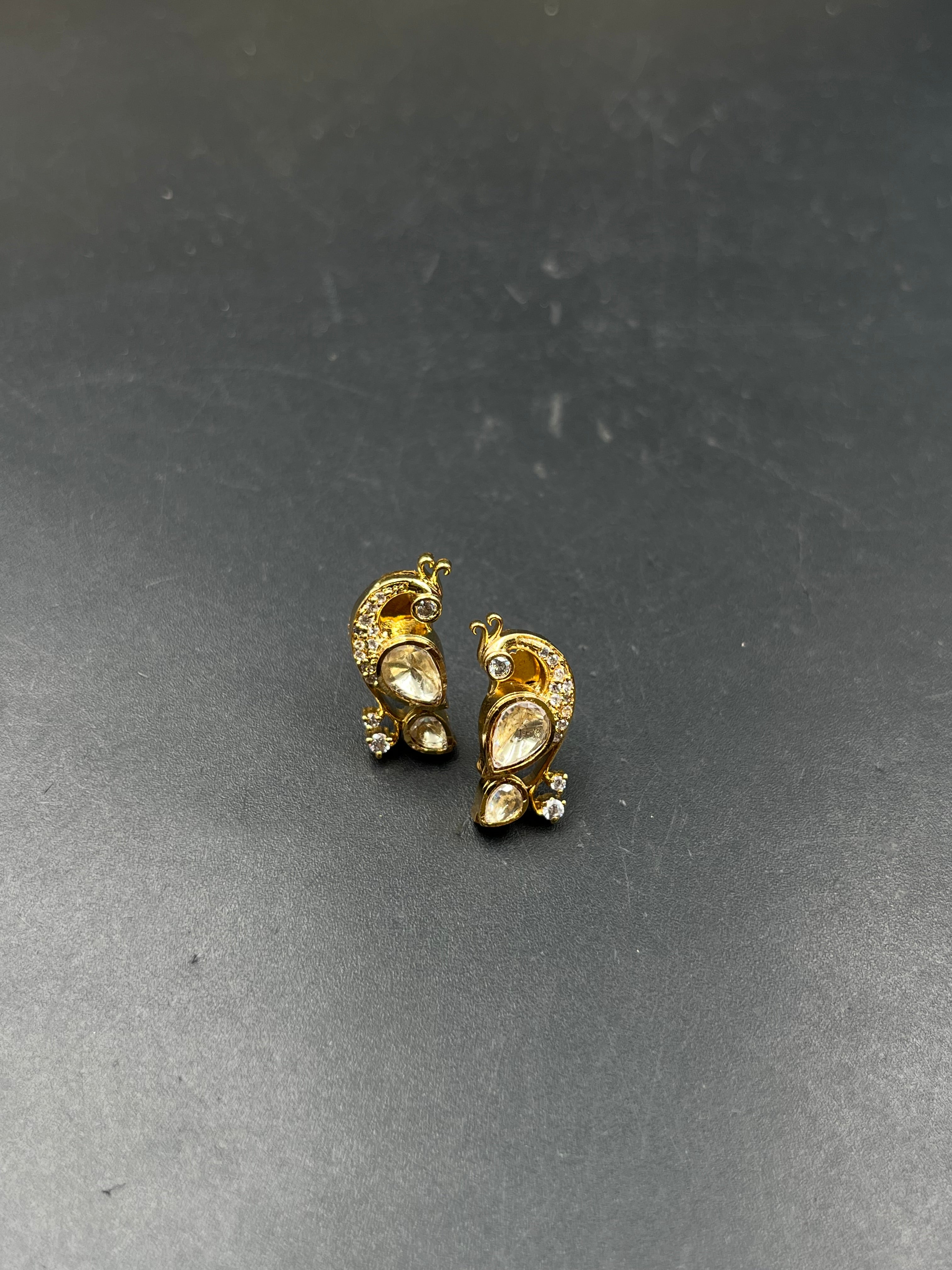 WINA  EARRING