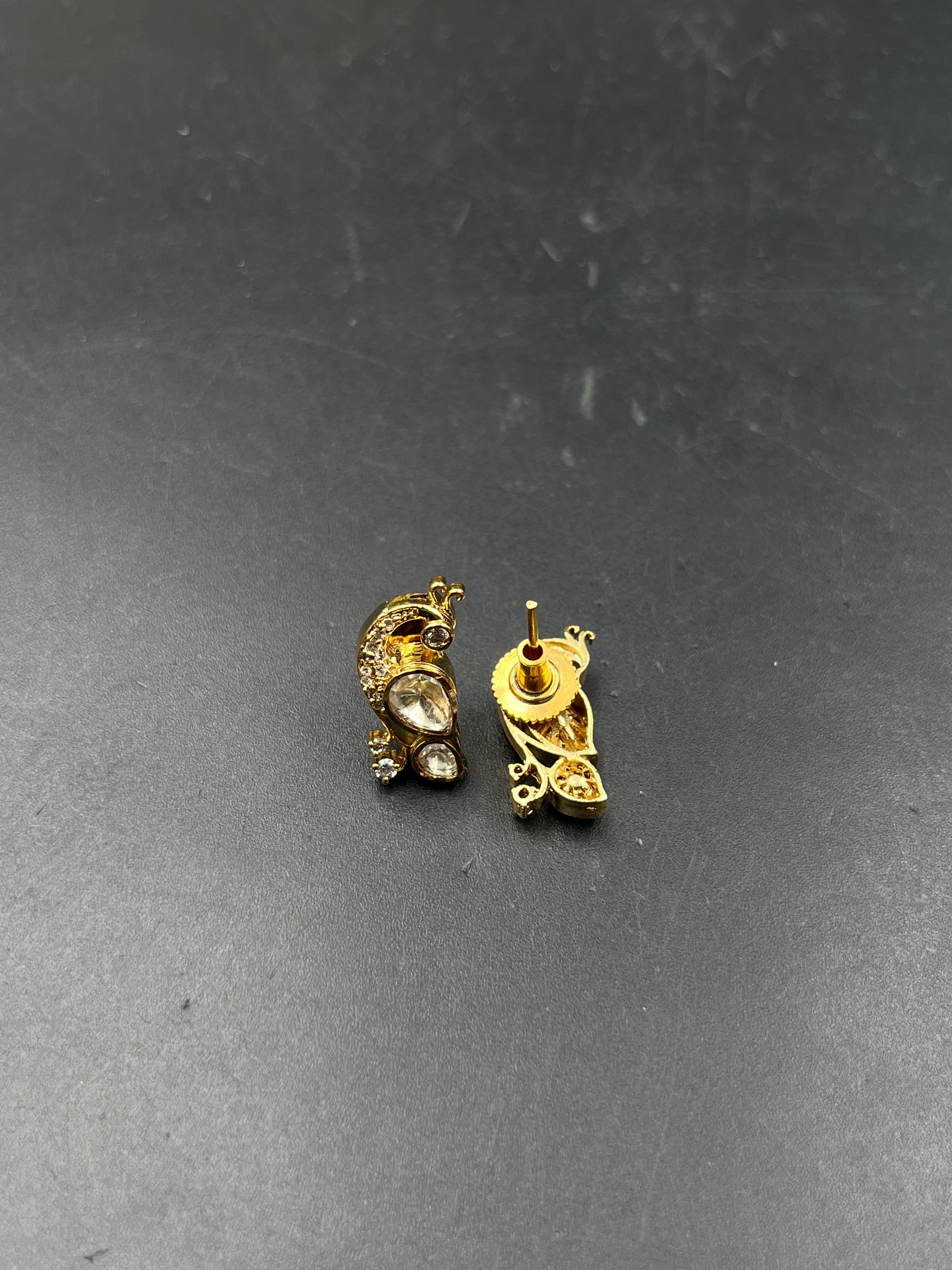 WINA  EARRING
