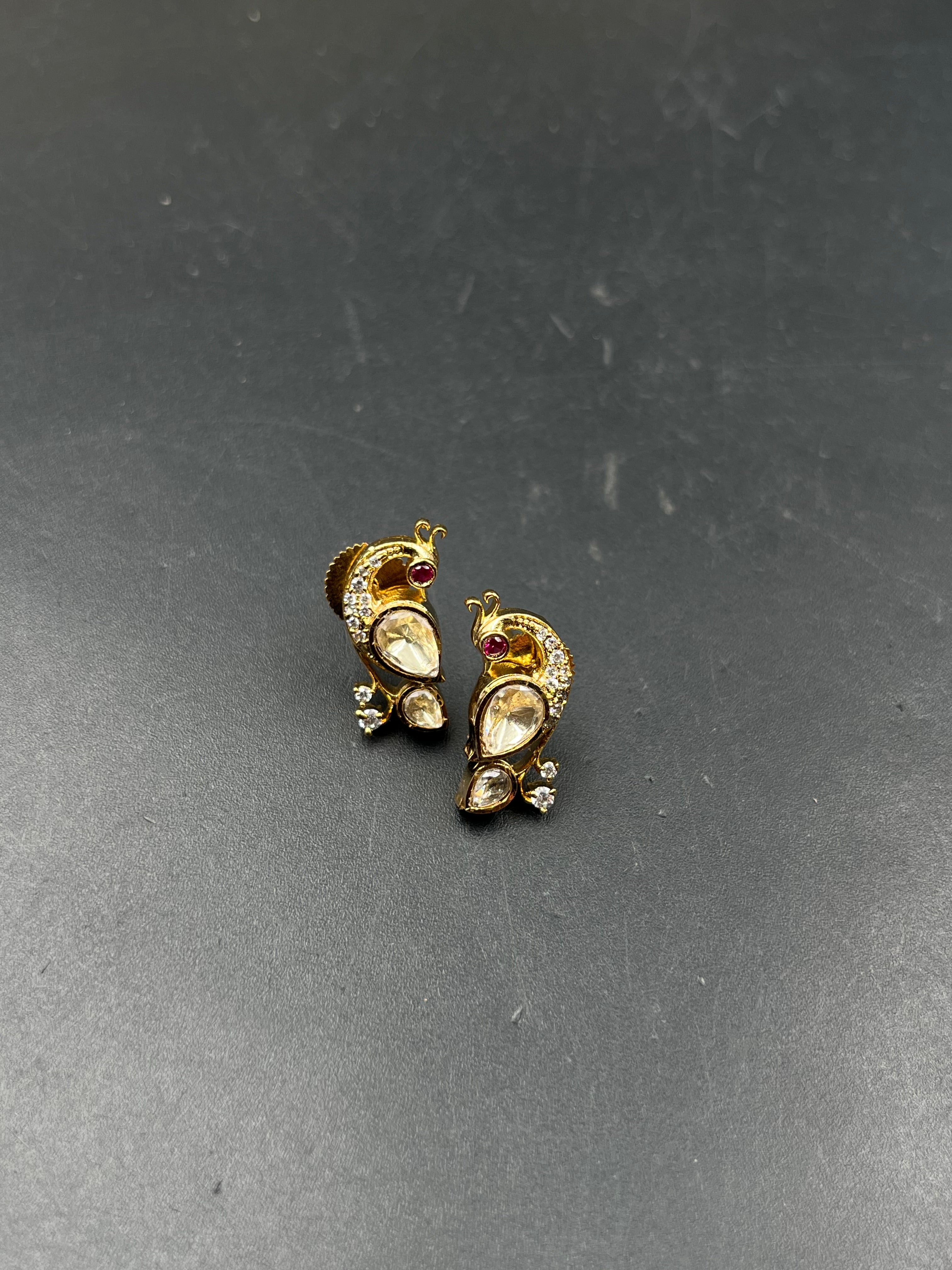 WINA  EARRING