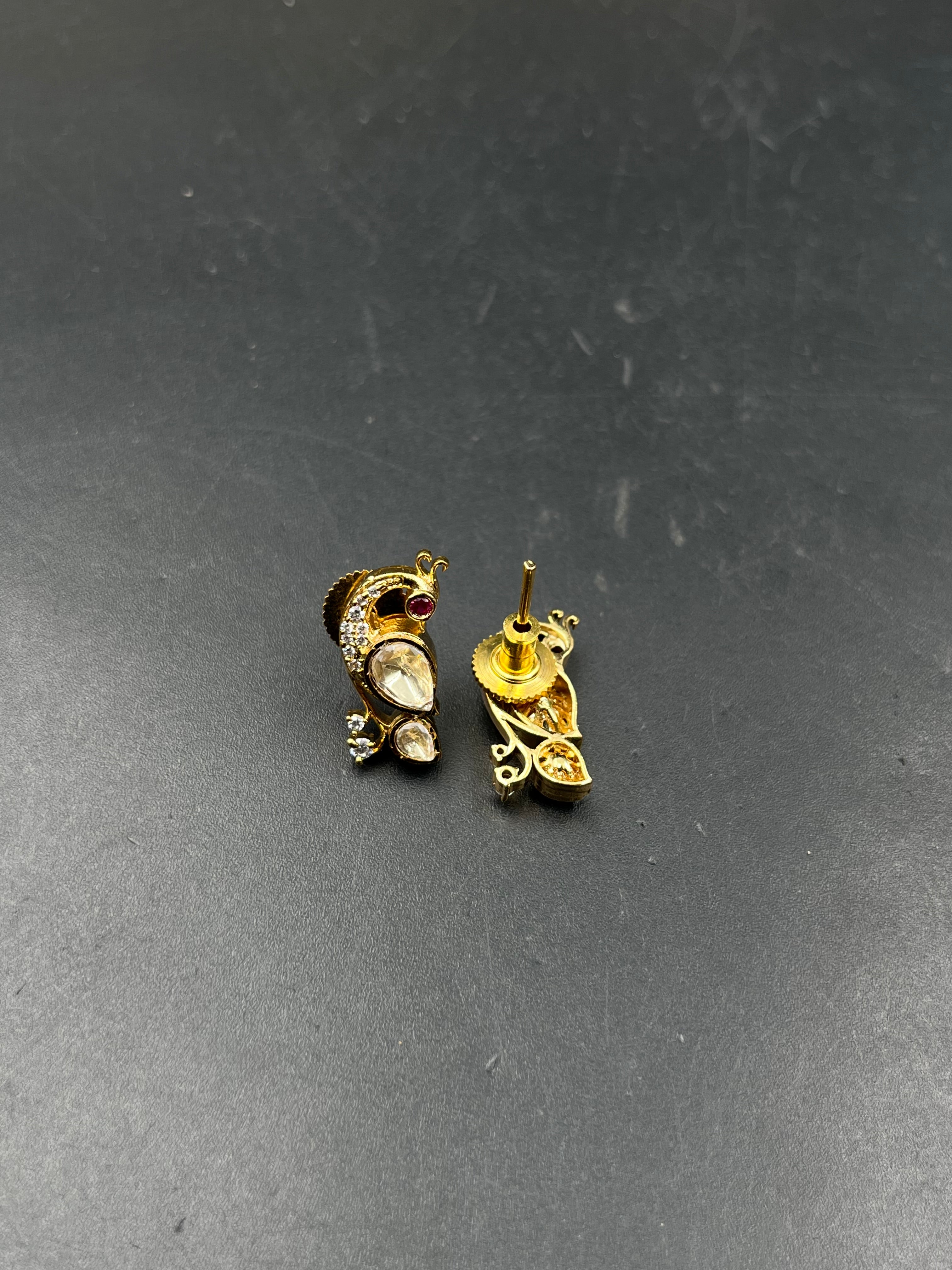 WINA  EARRING