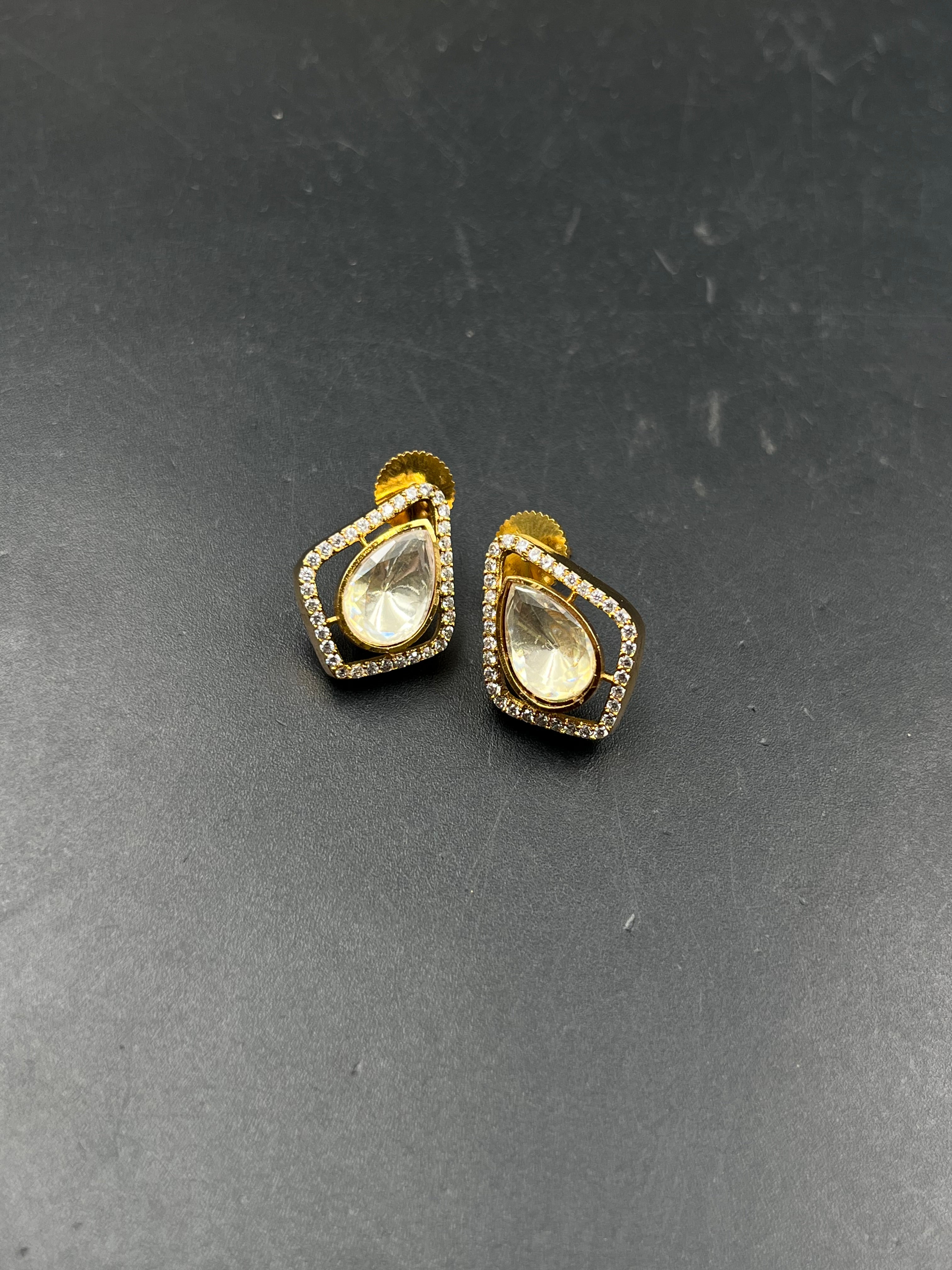 MERY EARRING