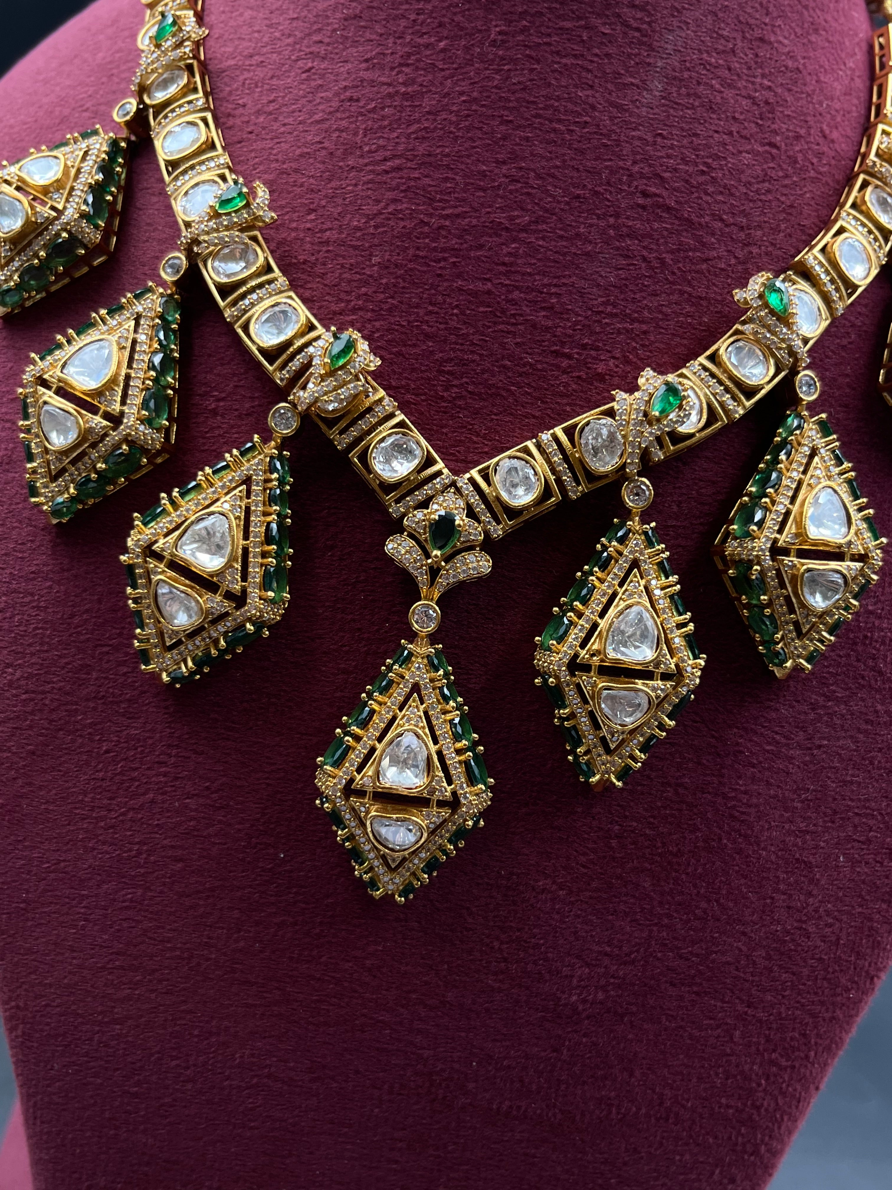 ANUTA NECKLACE