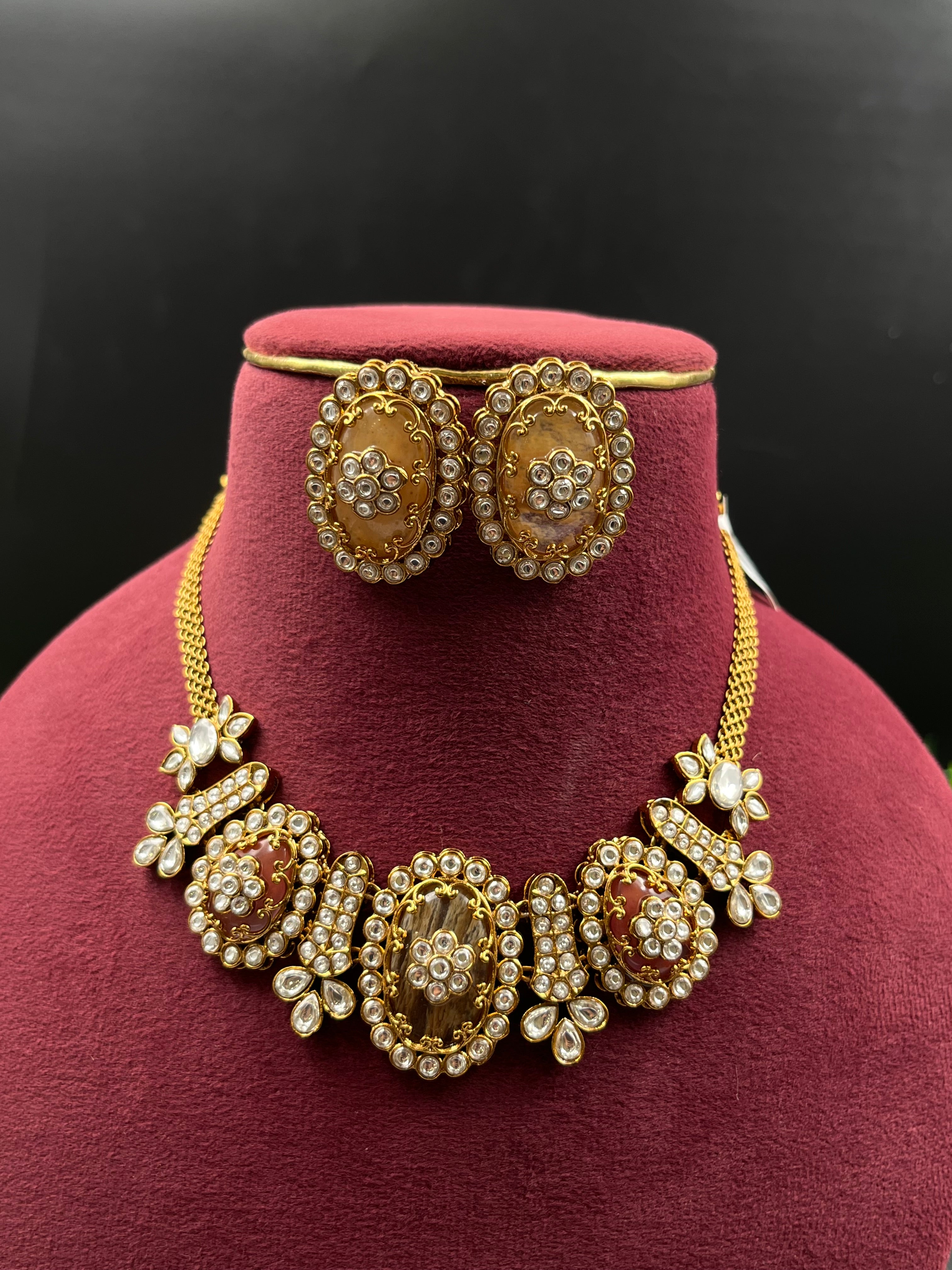 HENA NECKLACE