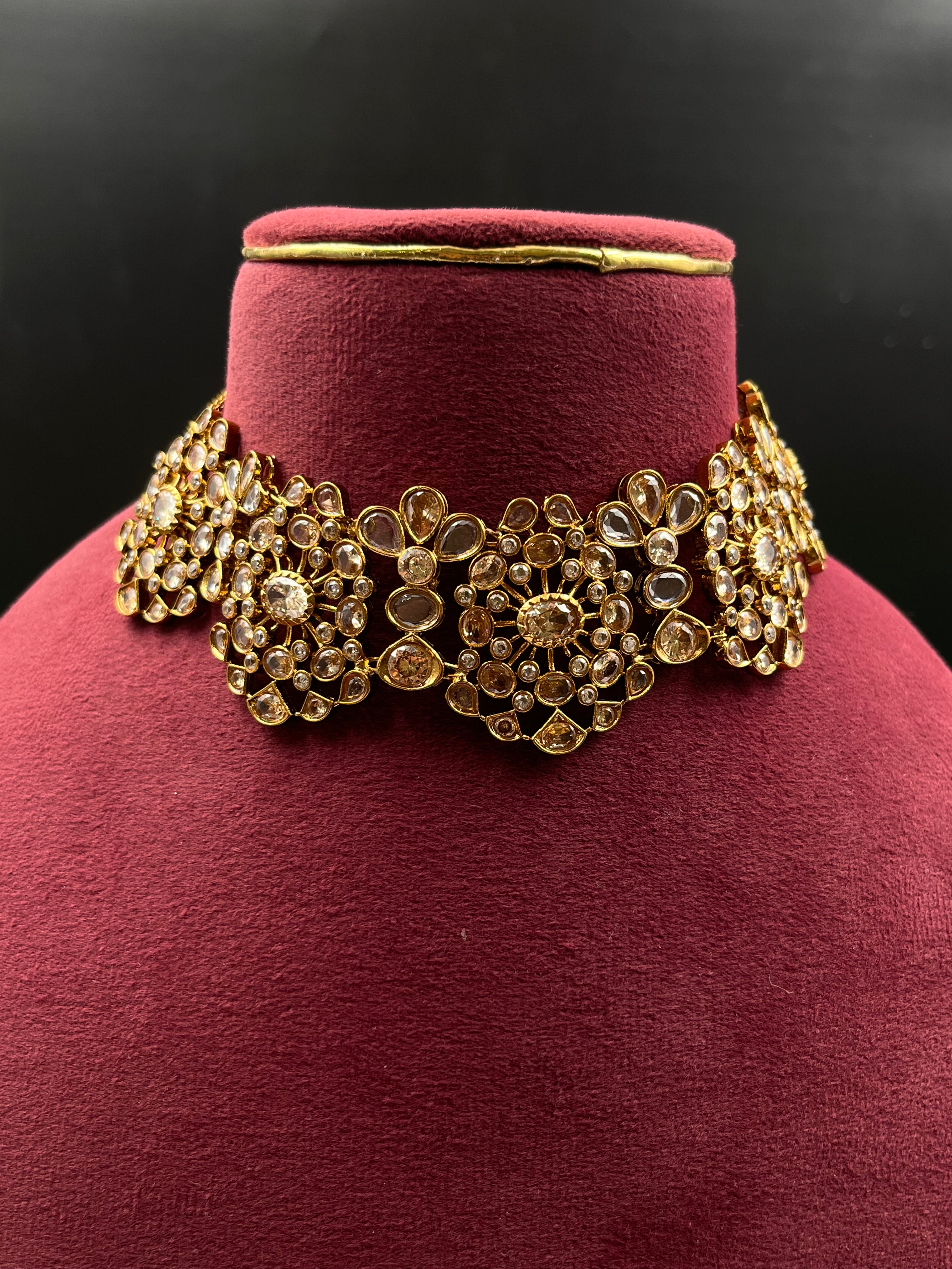 VASU NECKLACE