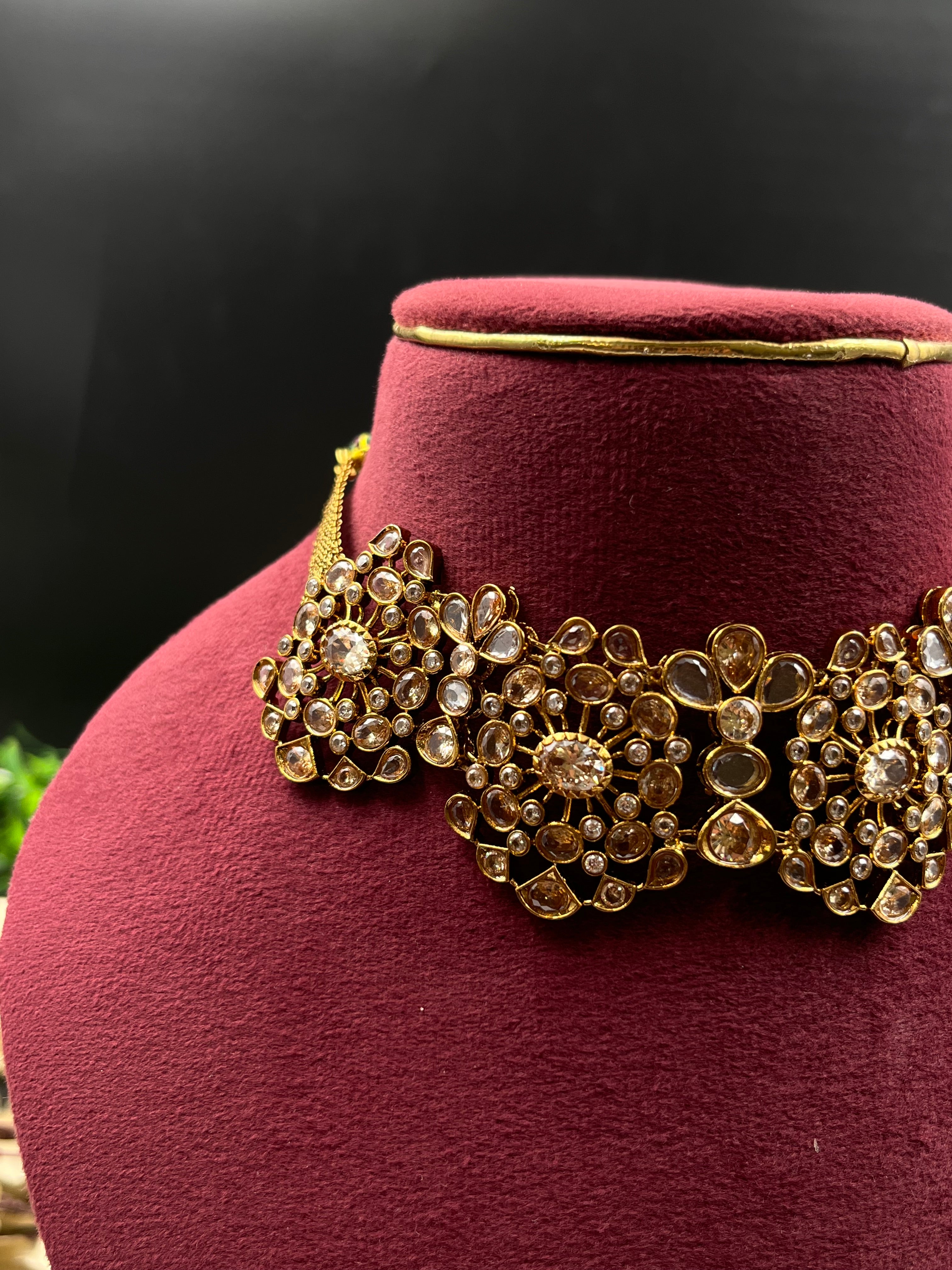 VASU NECKLACE