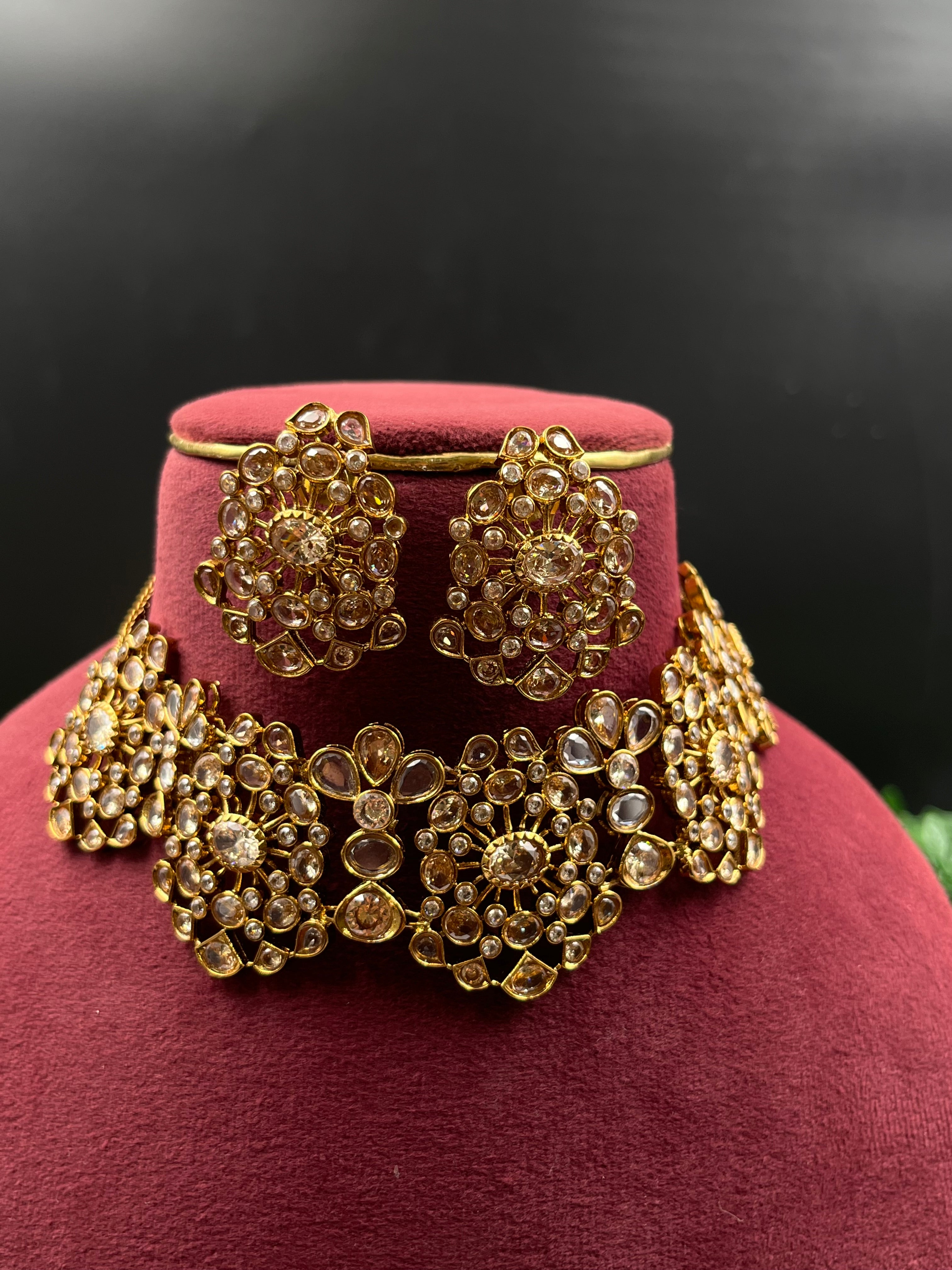 VASU NECKLACE