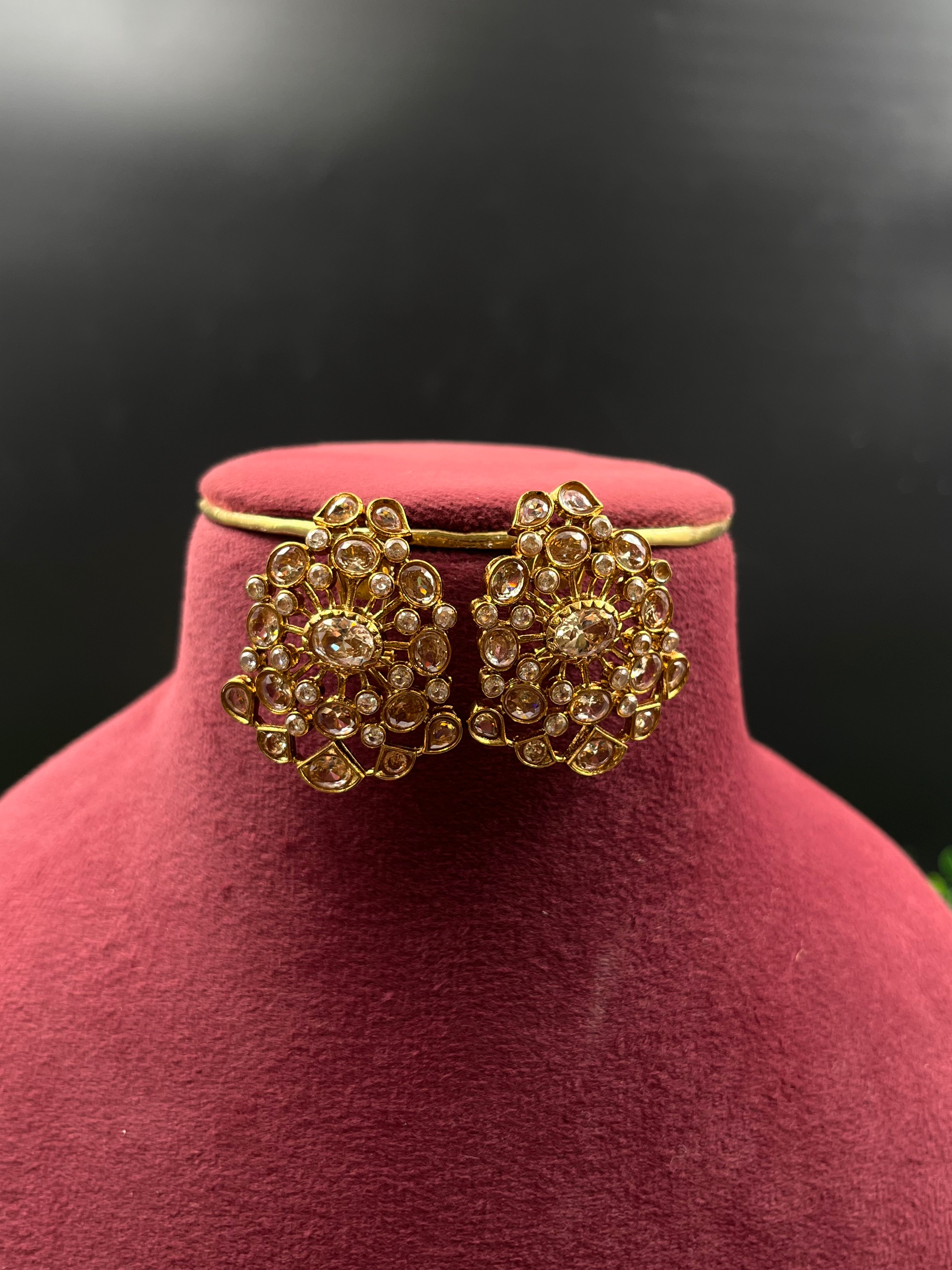 VASU NECKLACE