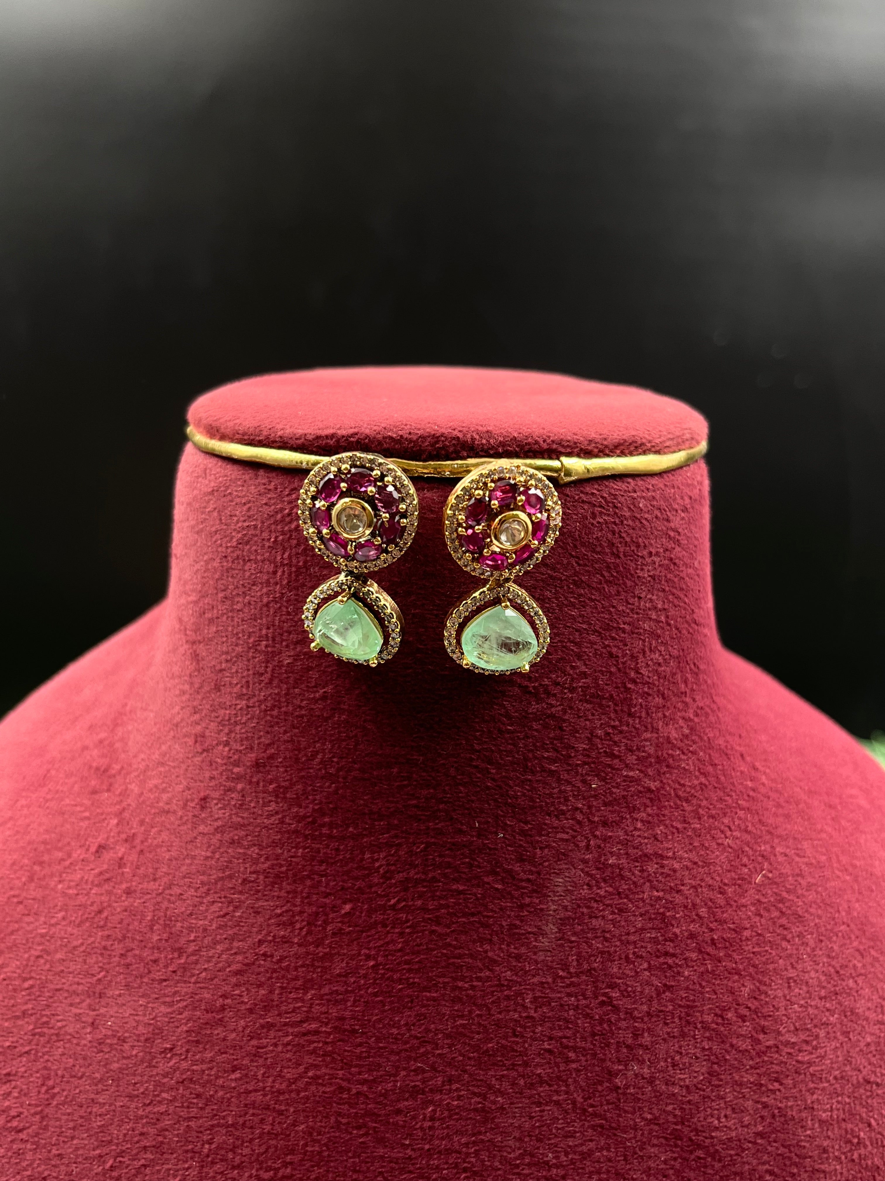 JUHI NECKLACE
