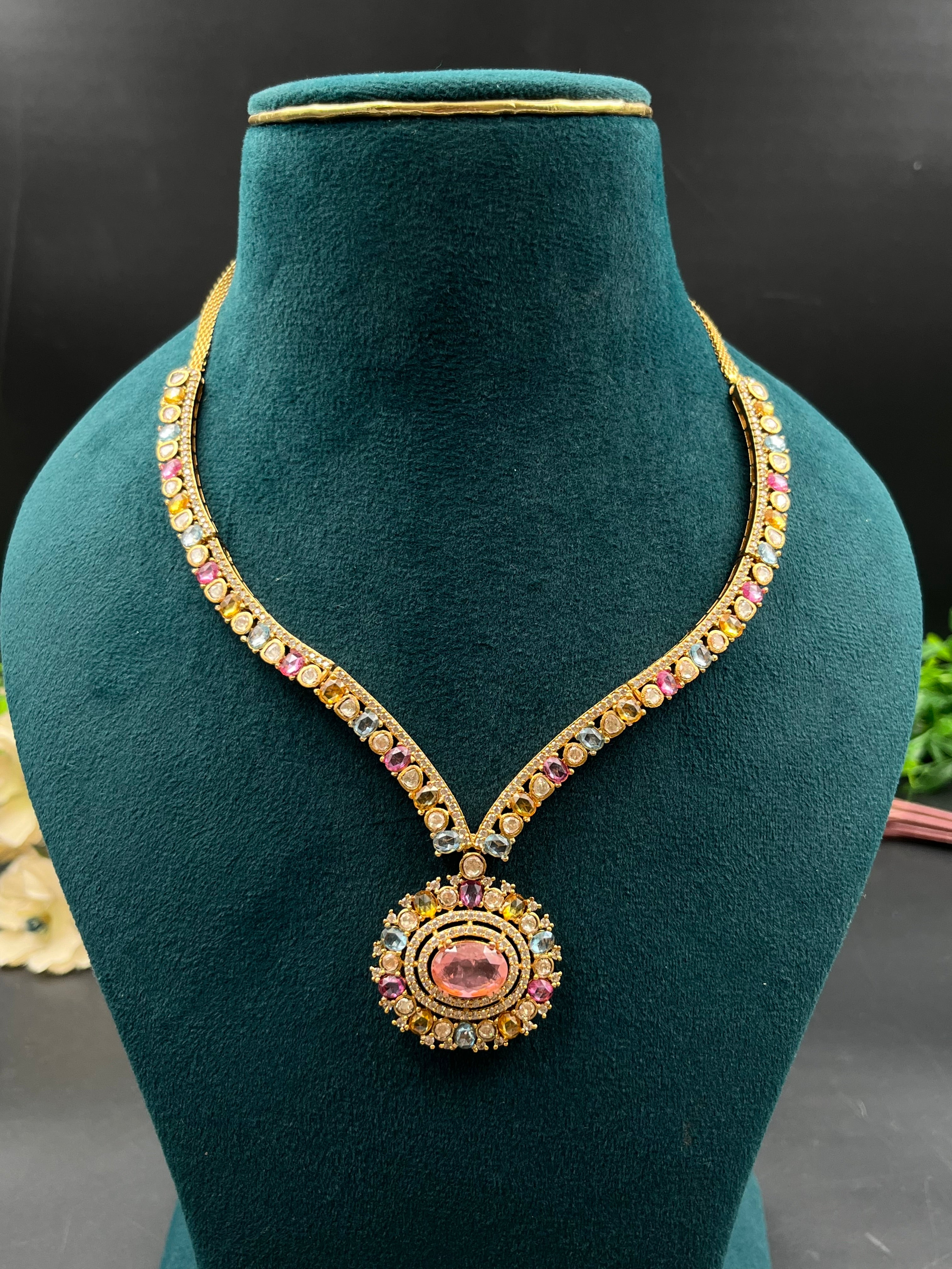 ANUSKA NECKLACE