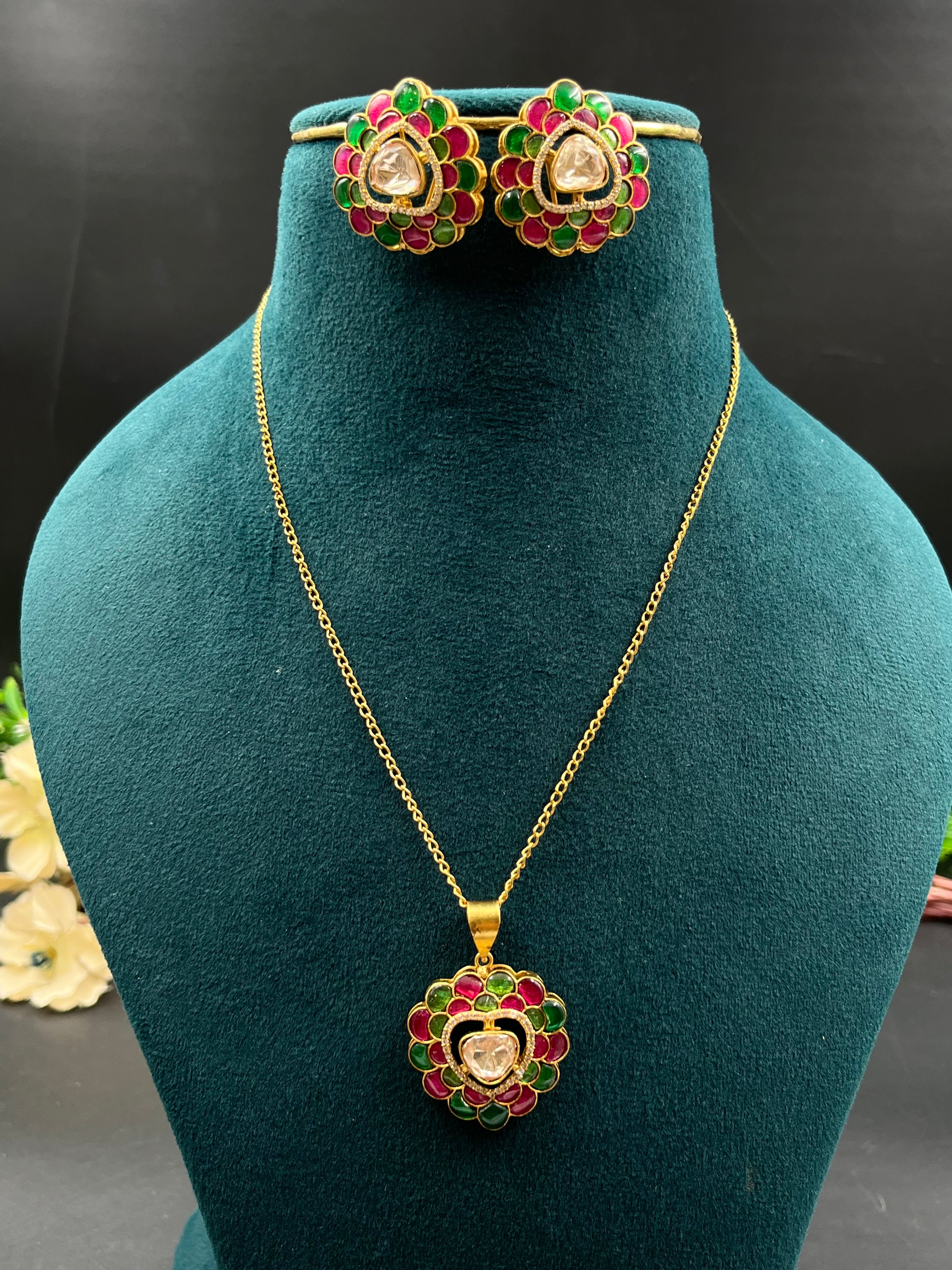 MUSKAN PENDANT
