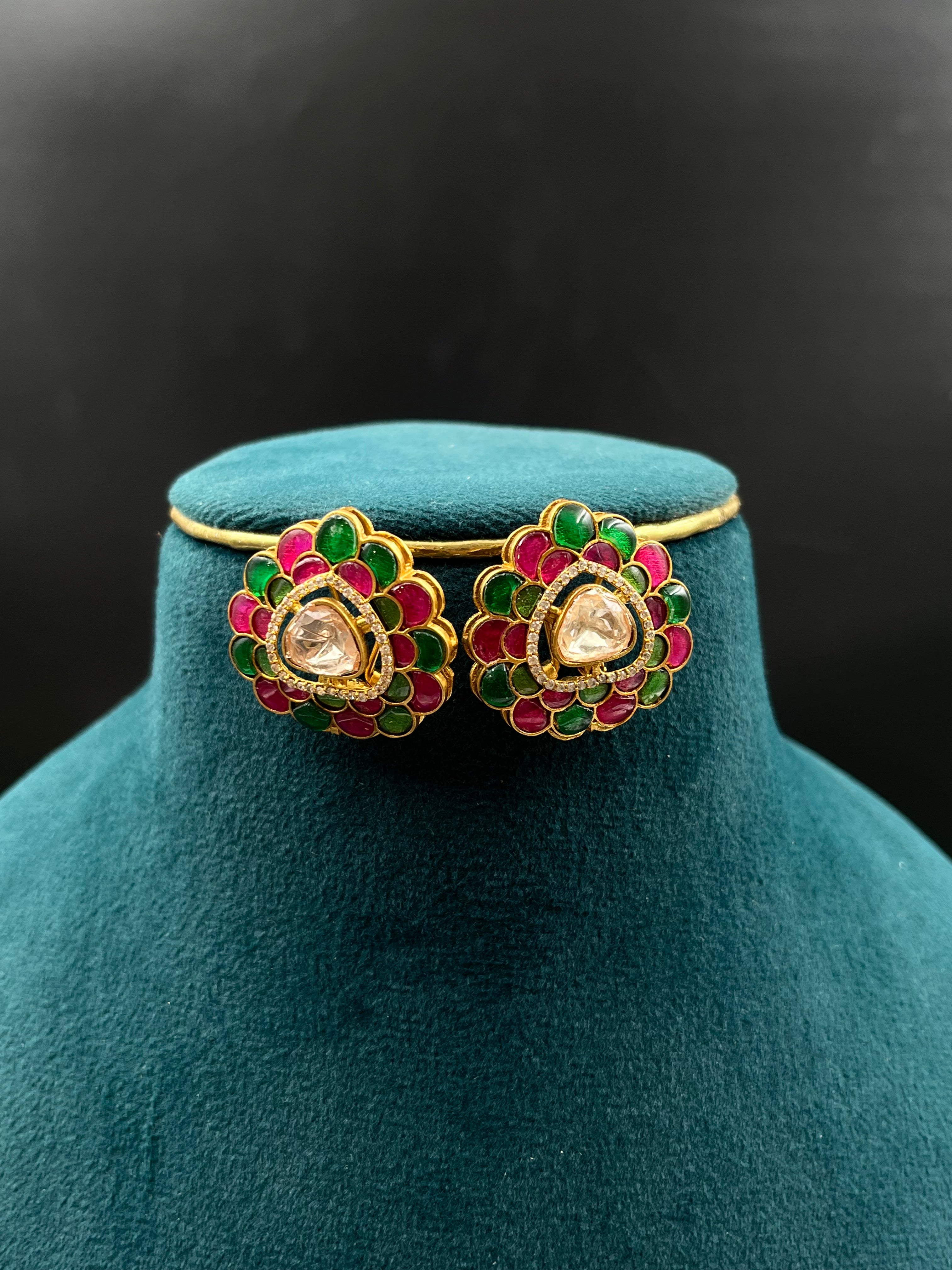 MUSKAN PENDANT
